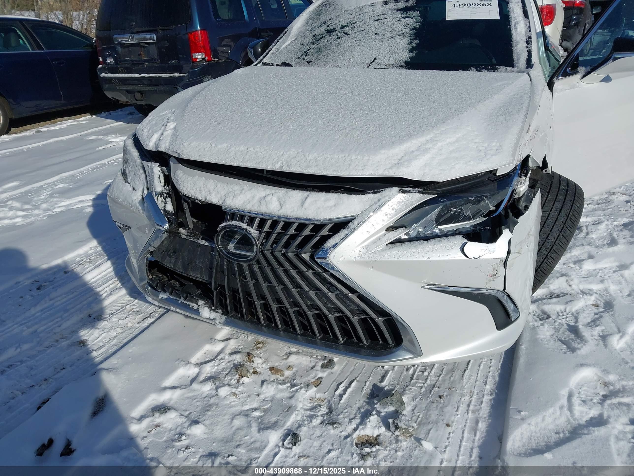 LEXUS ES image 6