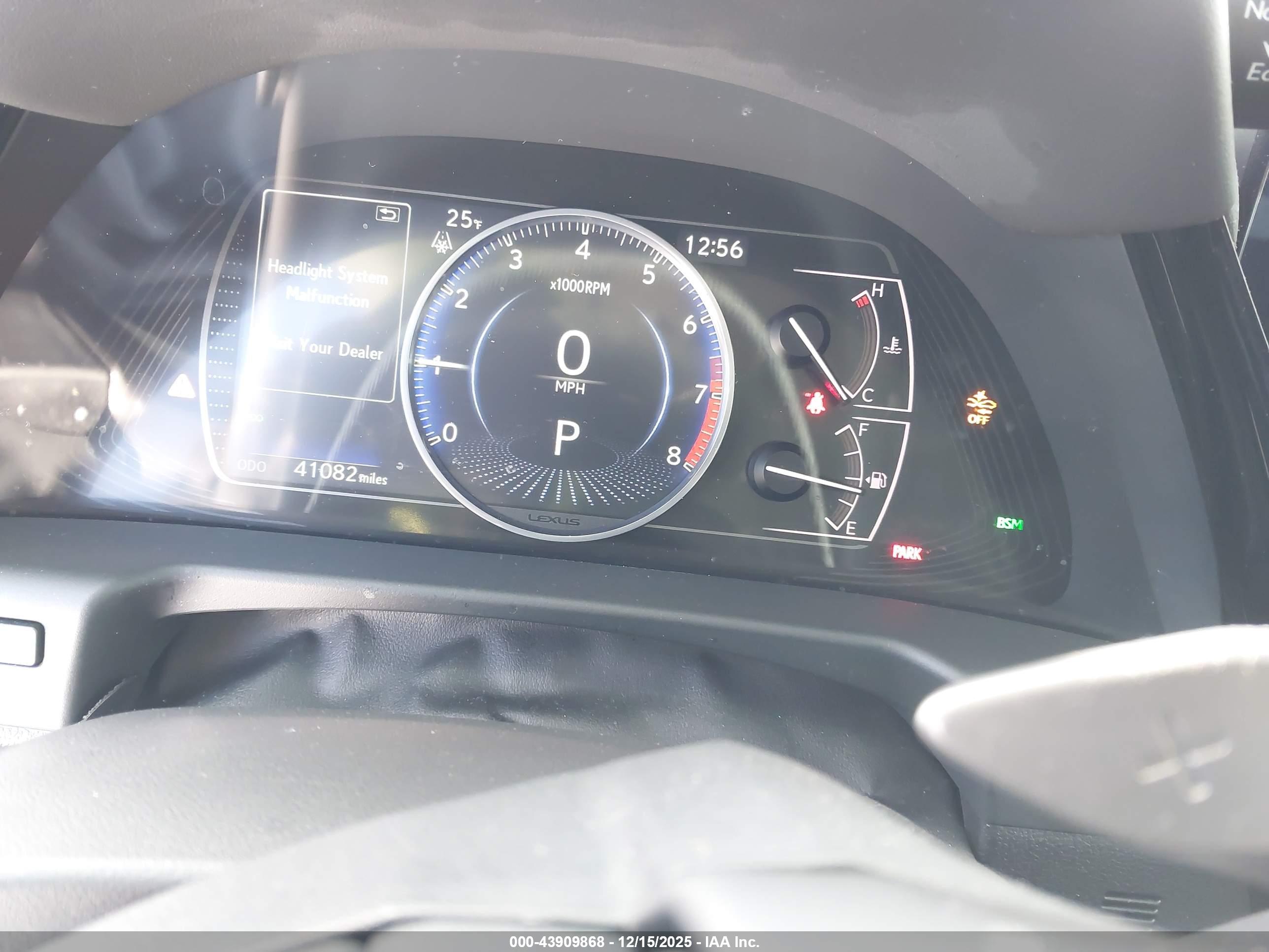 LEXUS ES image 7