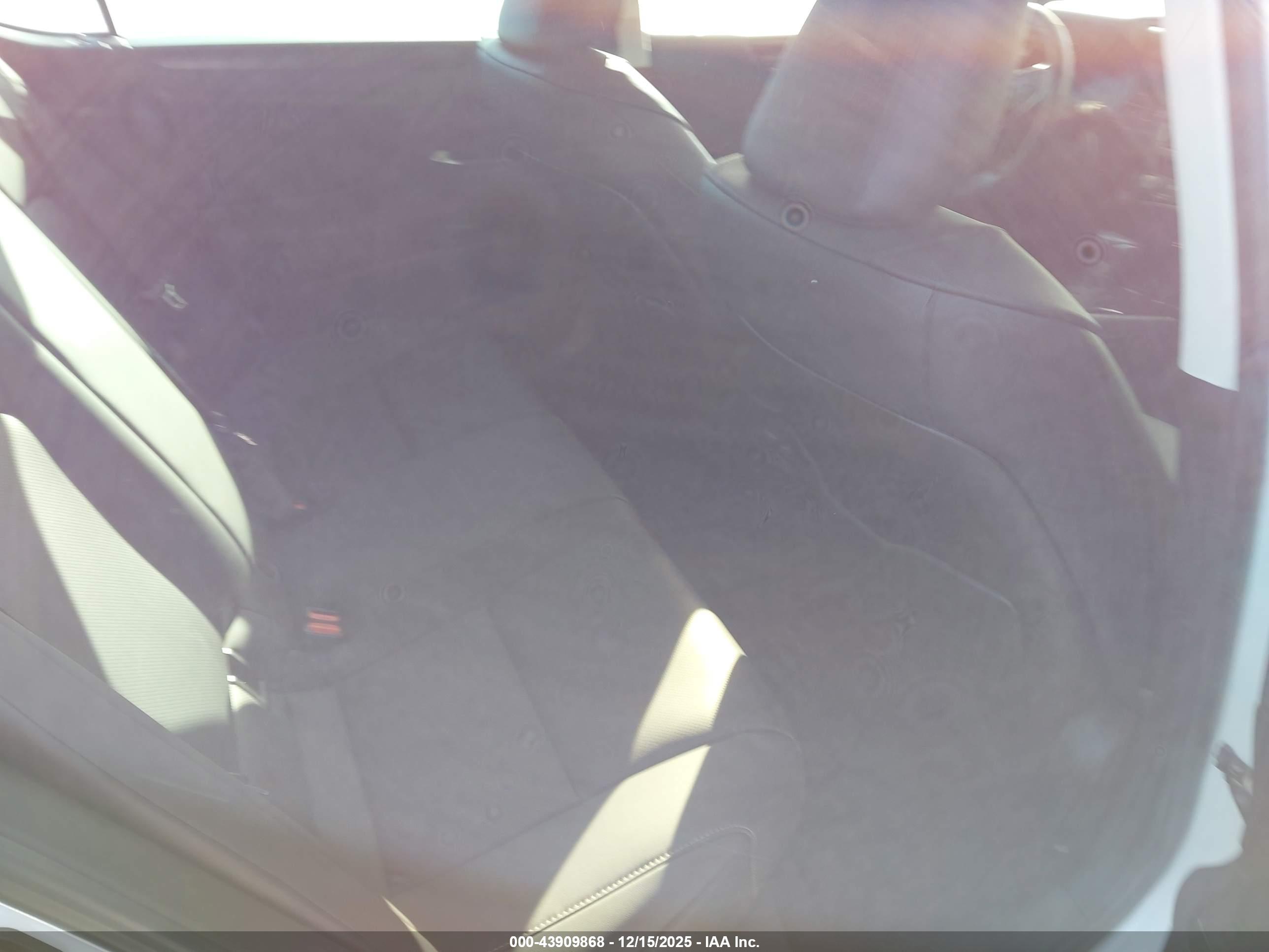 LEXUS ES image 8
