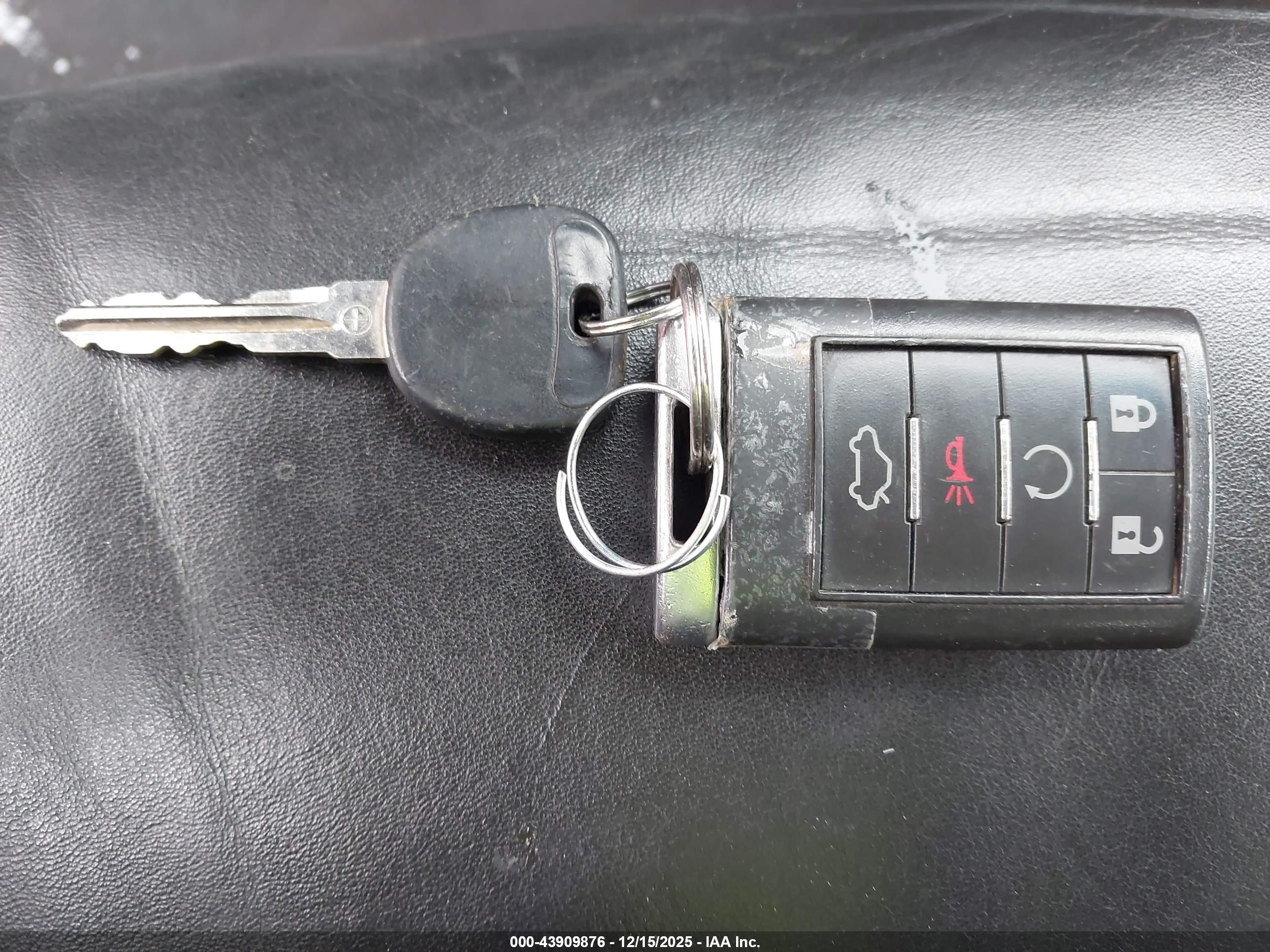 CADILLAC DTS image 11