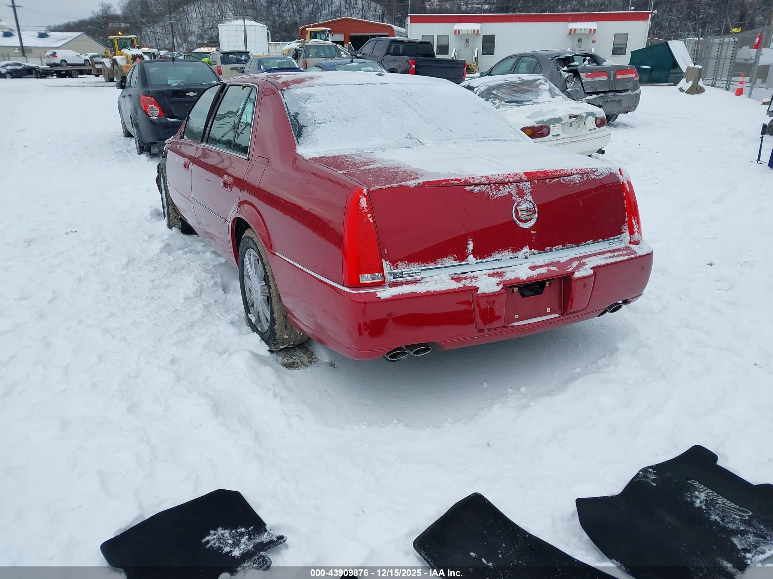CADILLAC DTS image 3