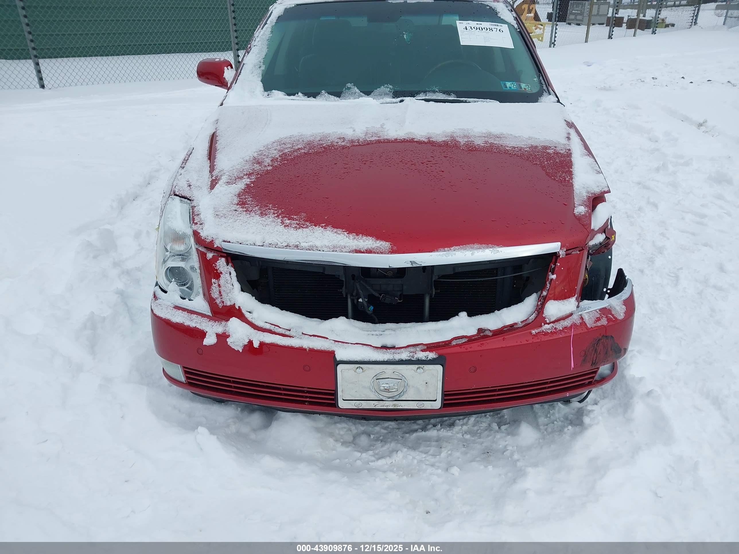 CADILLAC DTS image 6