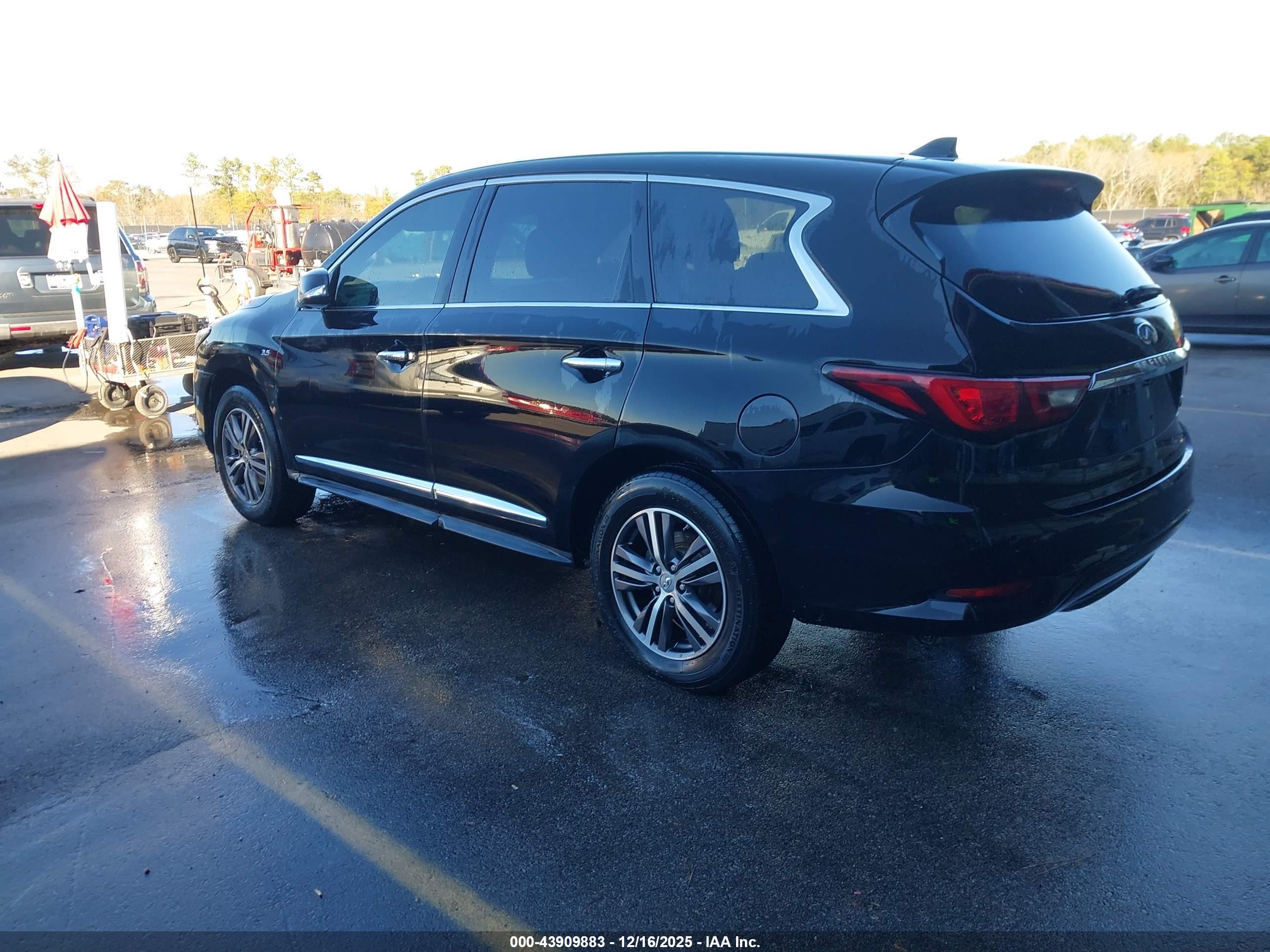 INFINITI QX60 image 3