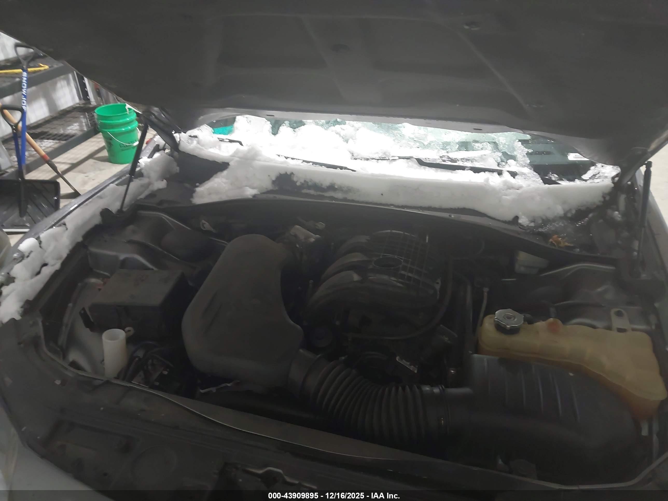 CHRYSLER 300 image 10