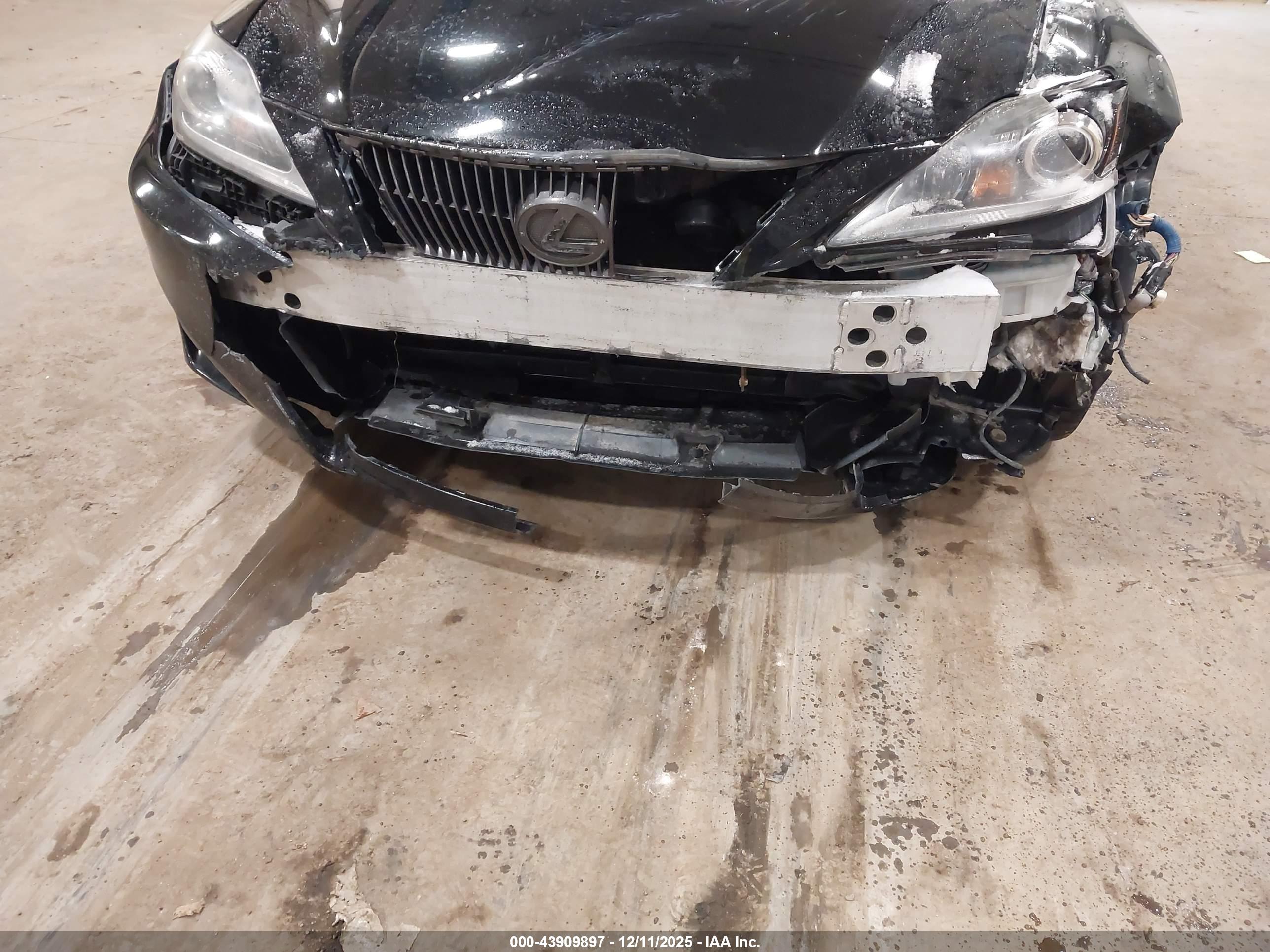 LEXUS IS image 6