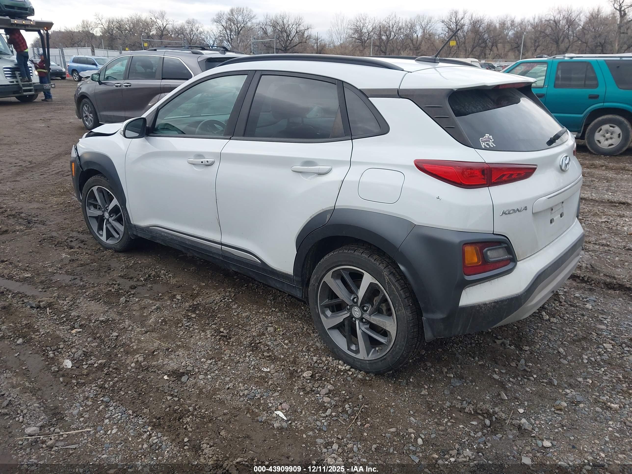 HYUNDAI KONA image 3