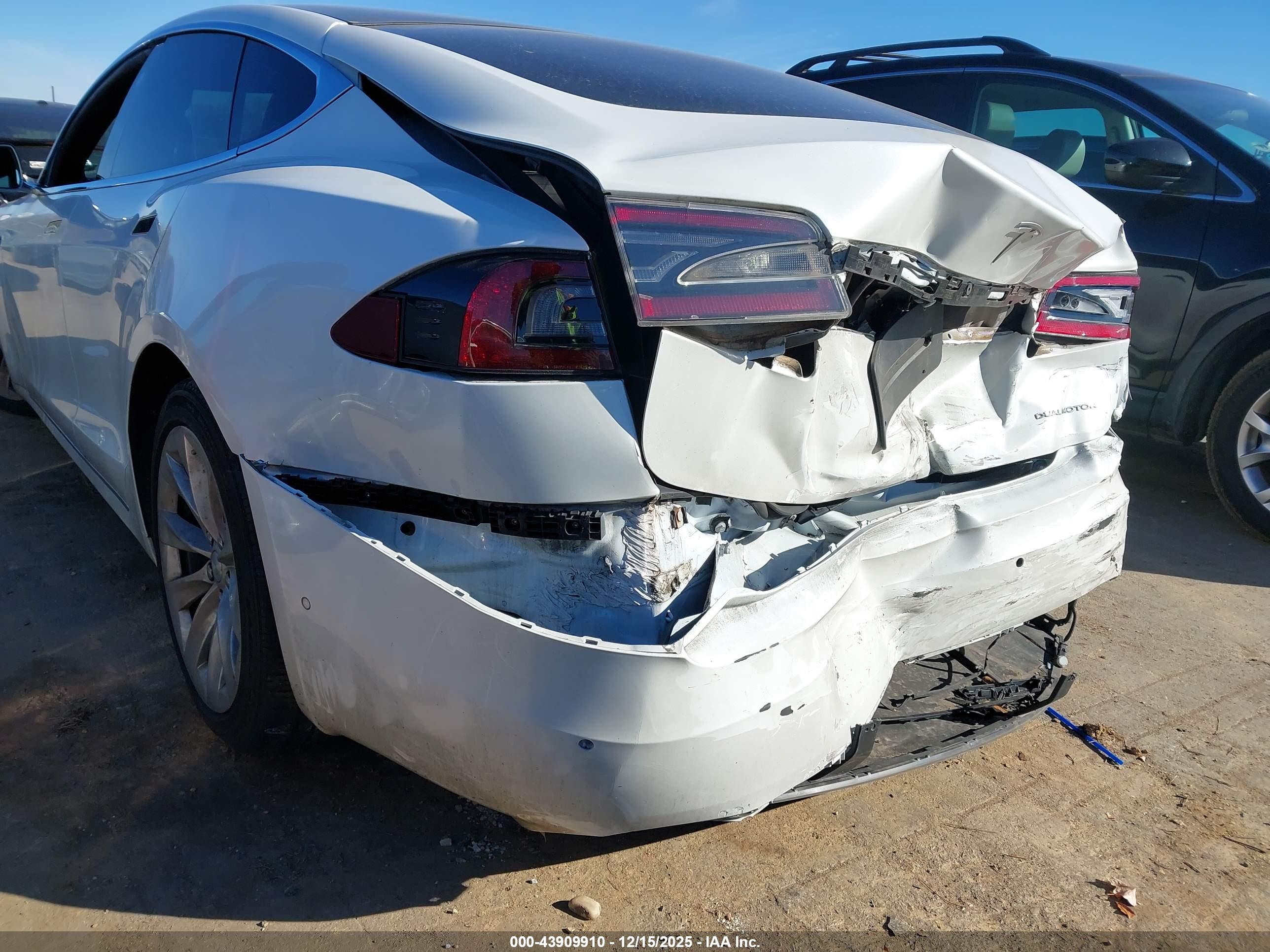 TESLA MODEL image 6