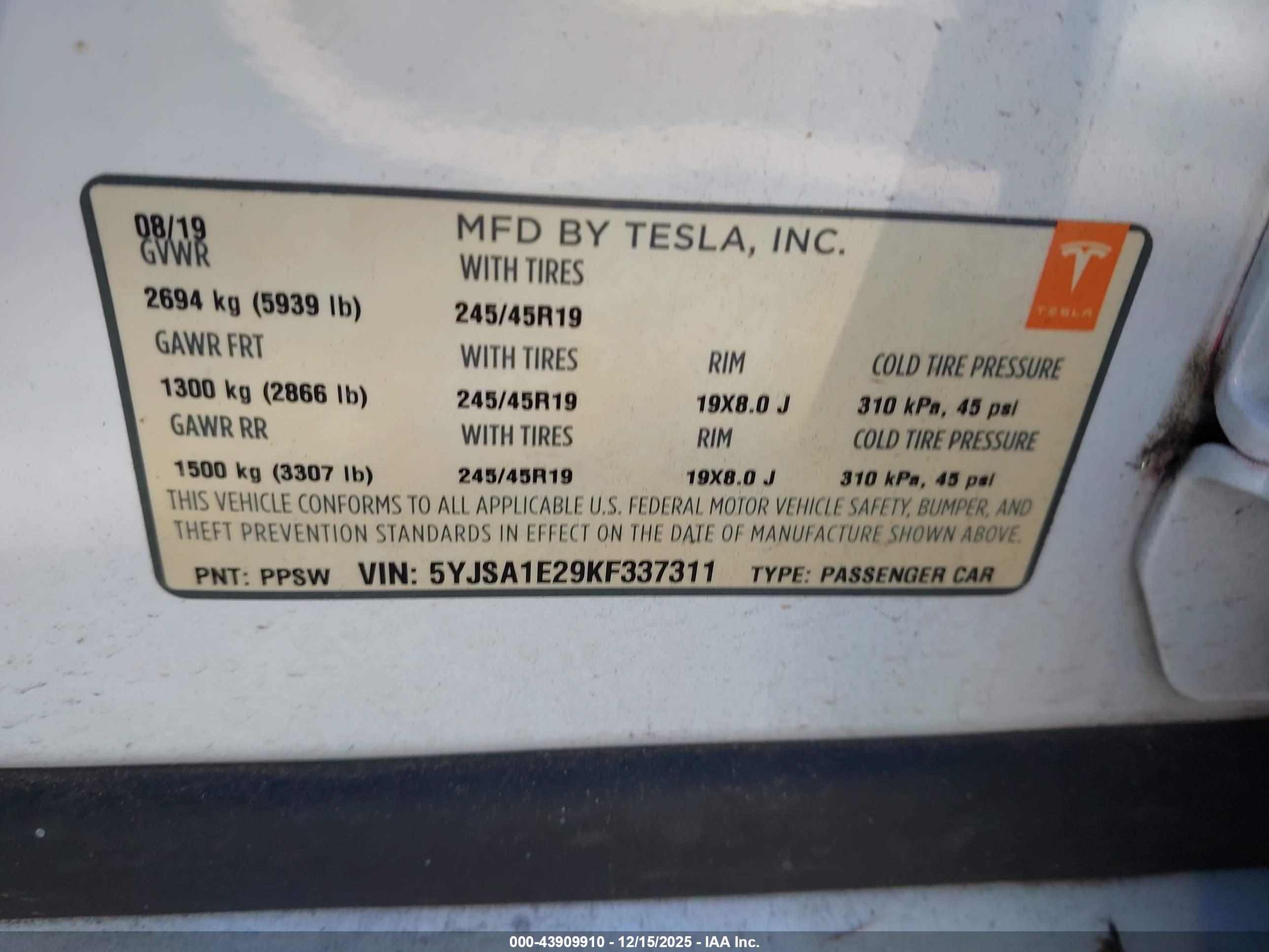 TESLA MODEL image 9