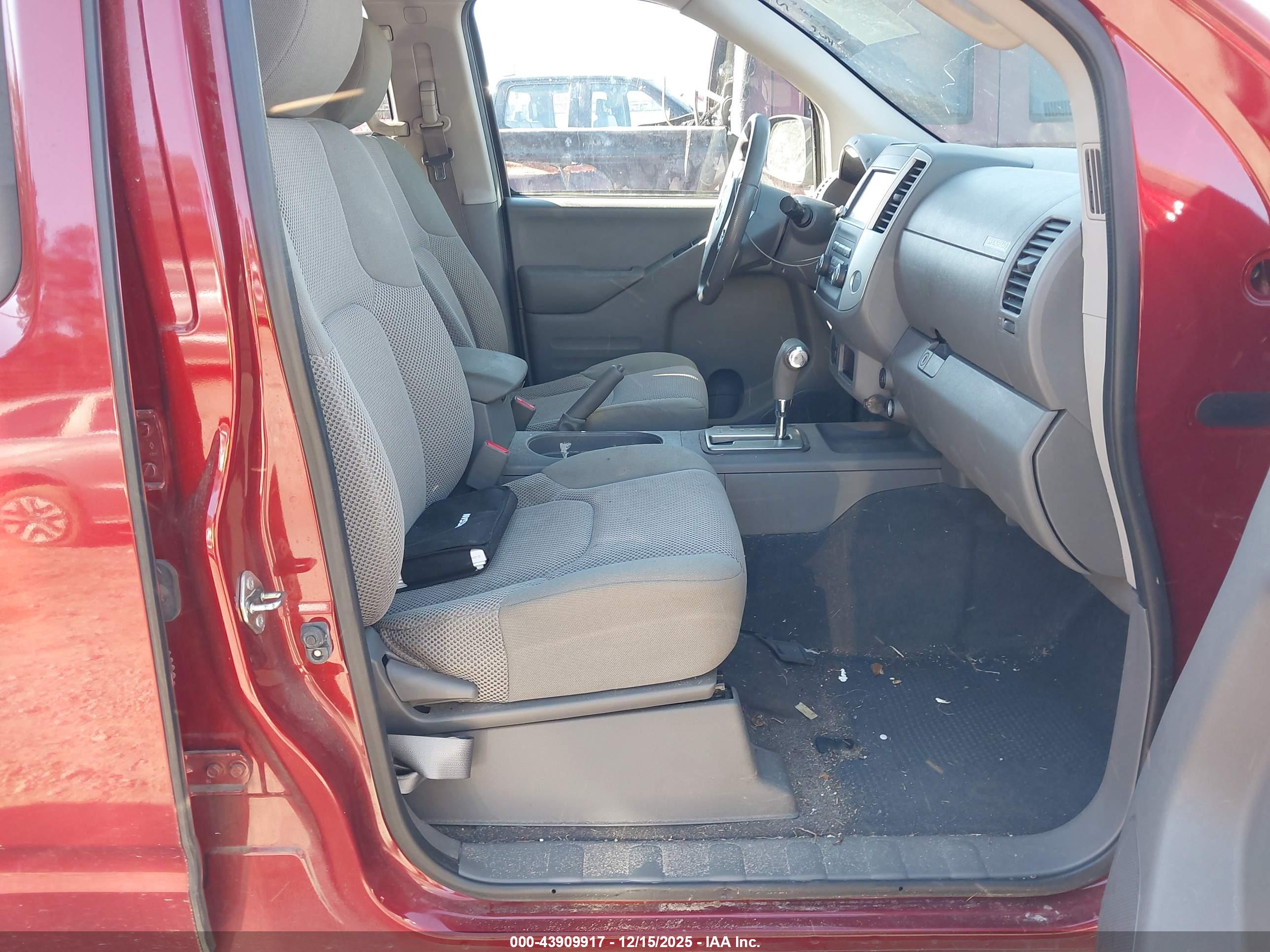 NISSAN FRONTIER image 5