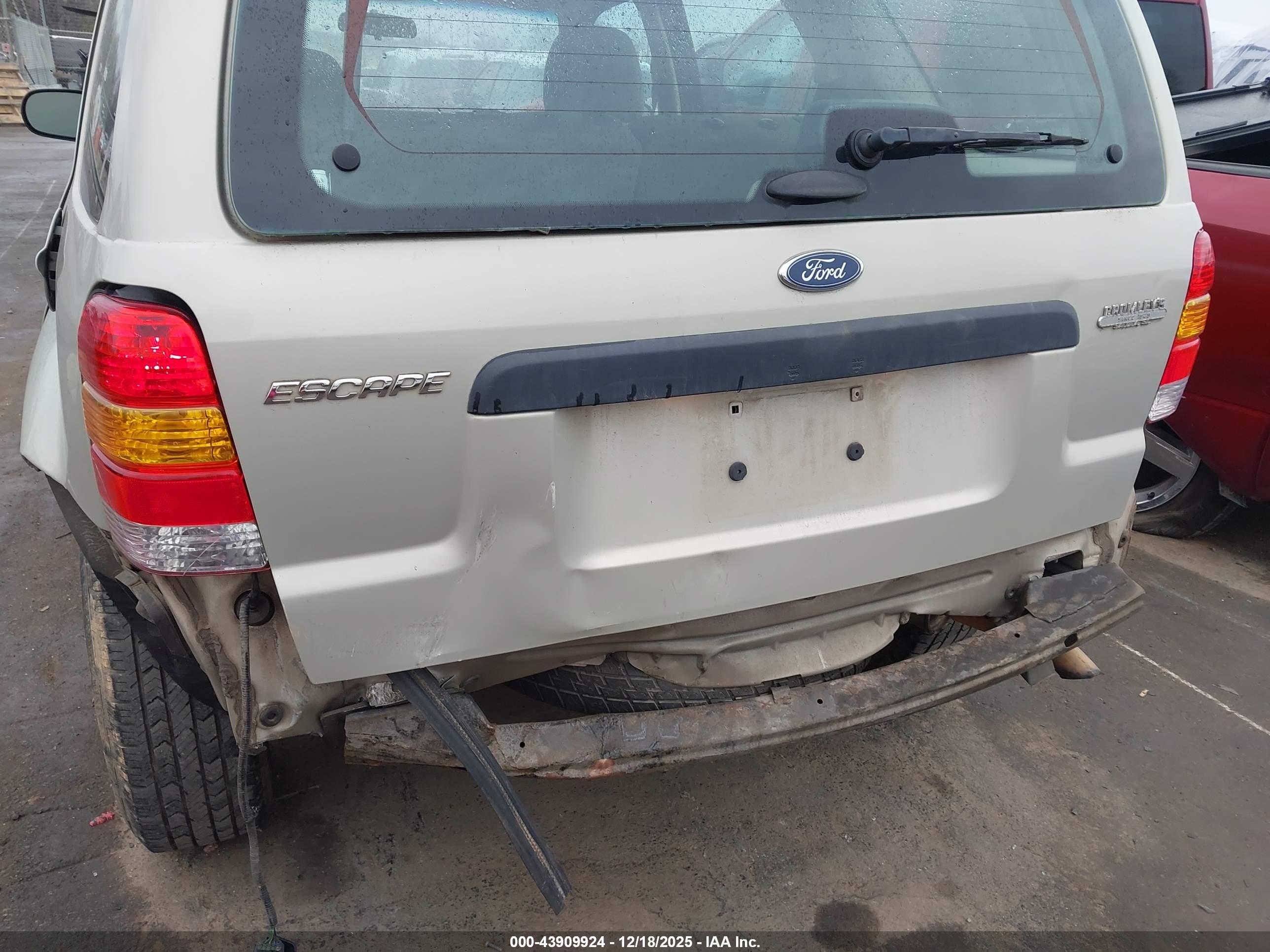 FORD ESCAPE image 6