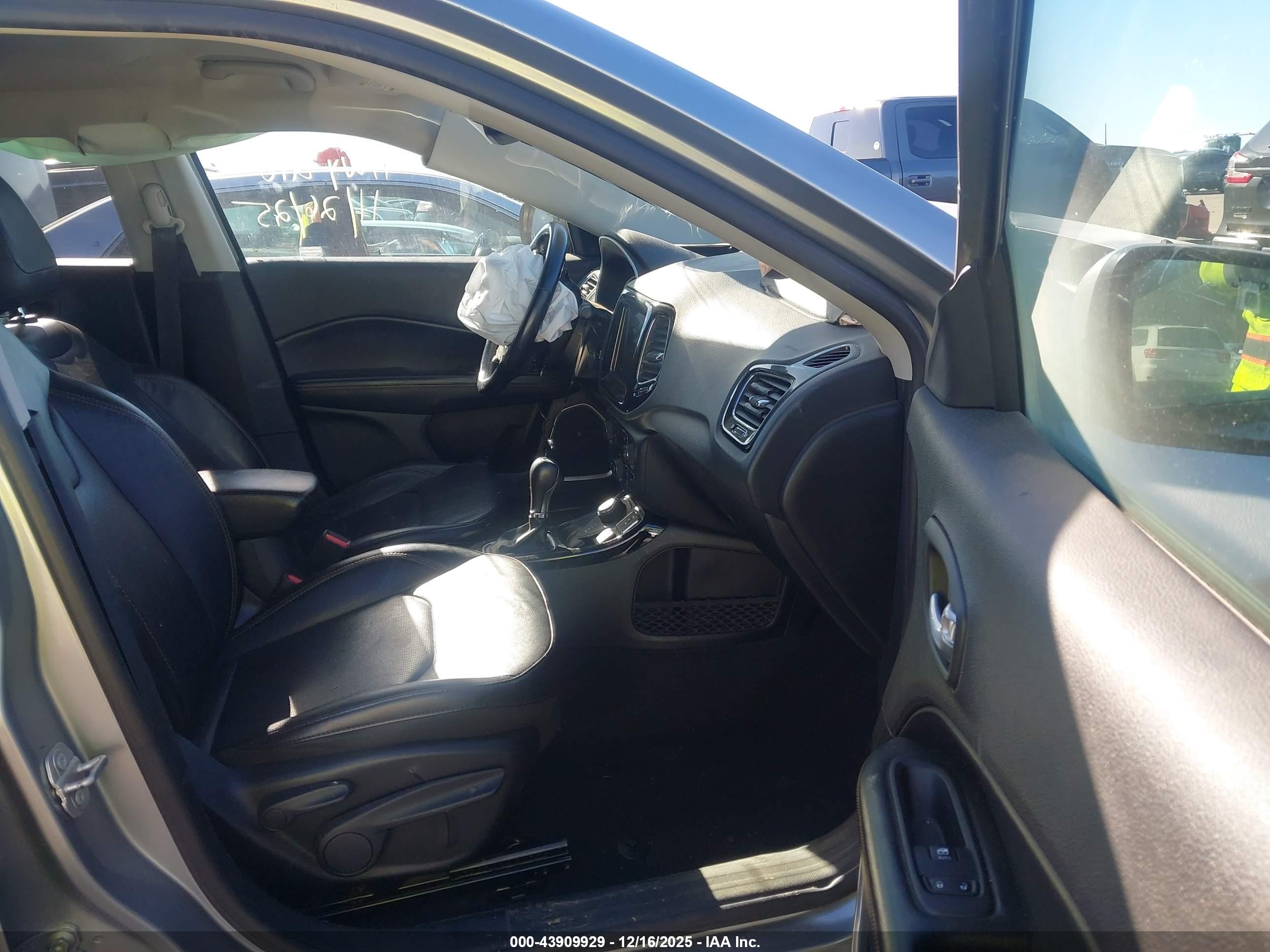 JEEP COMPASS image 5