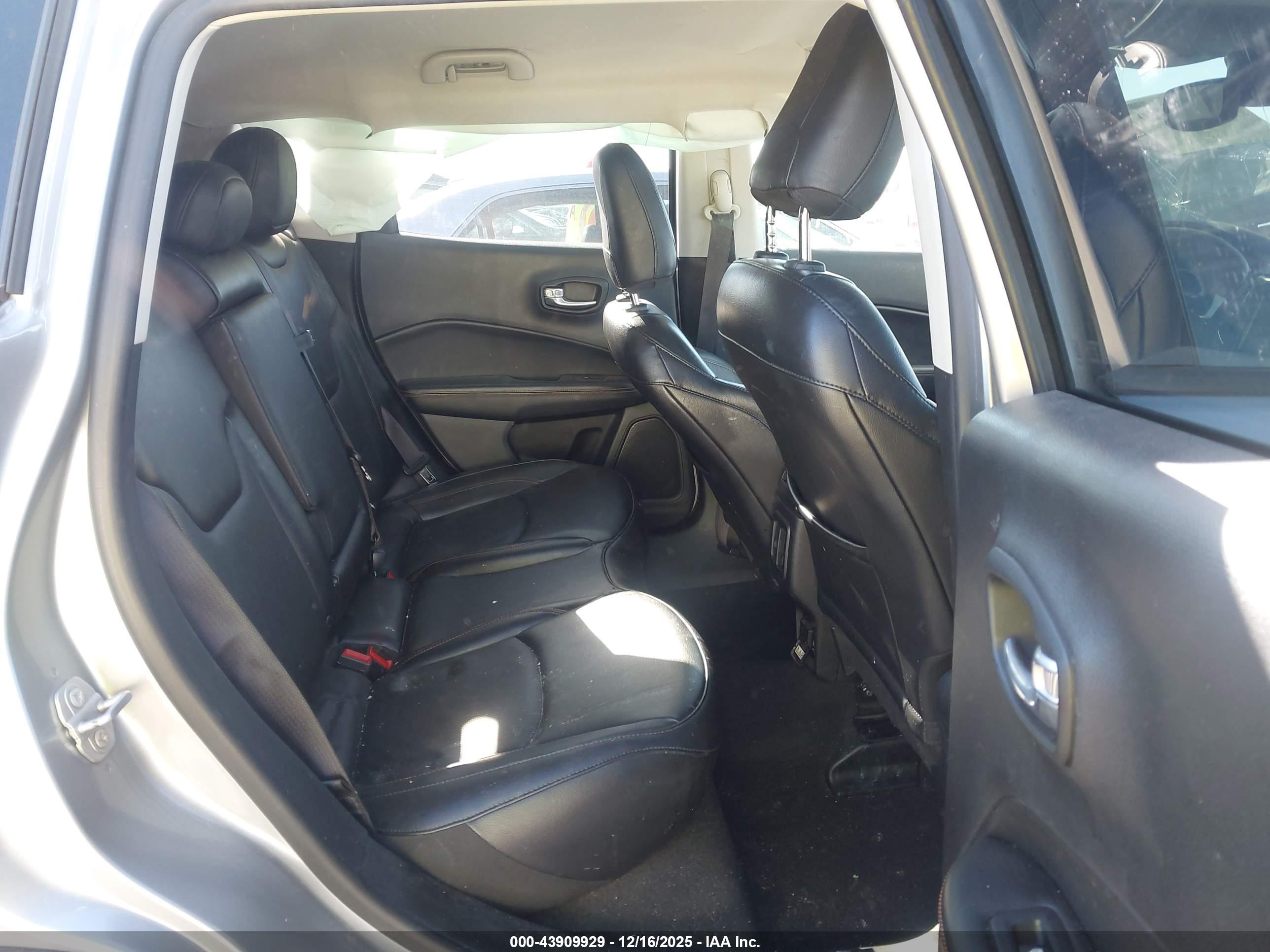 JEEP COMPASS image 8
