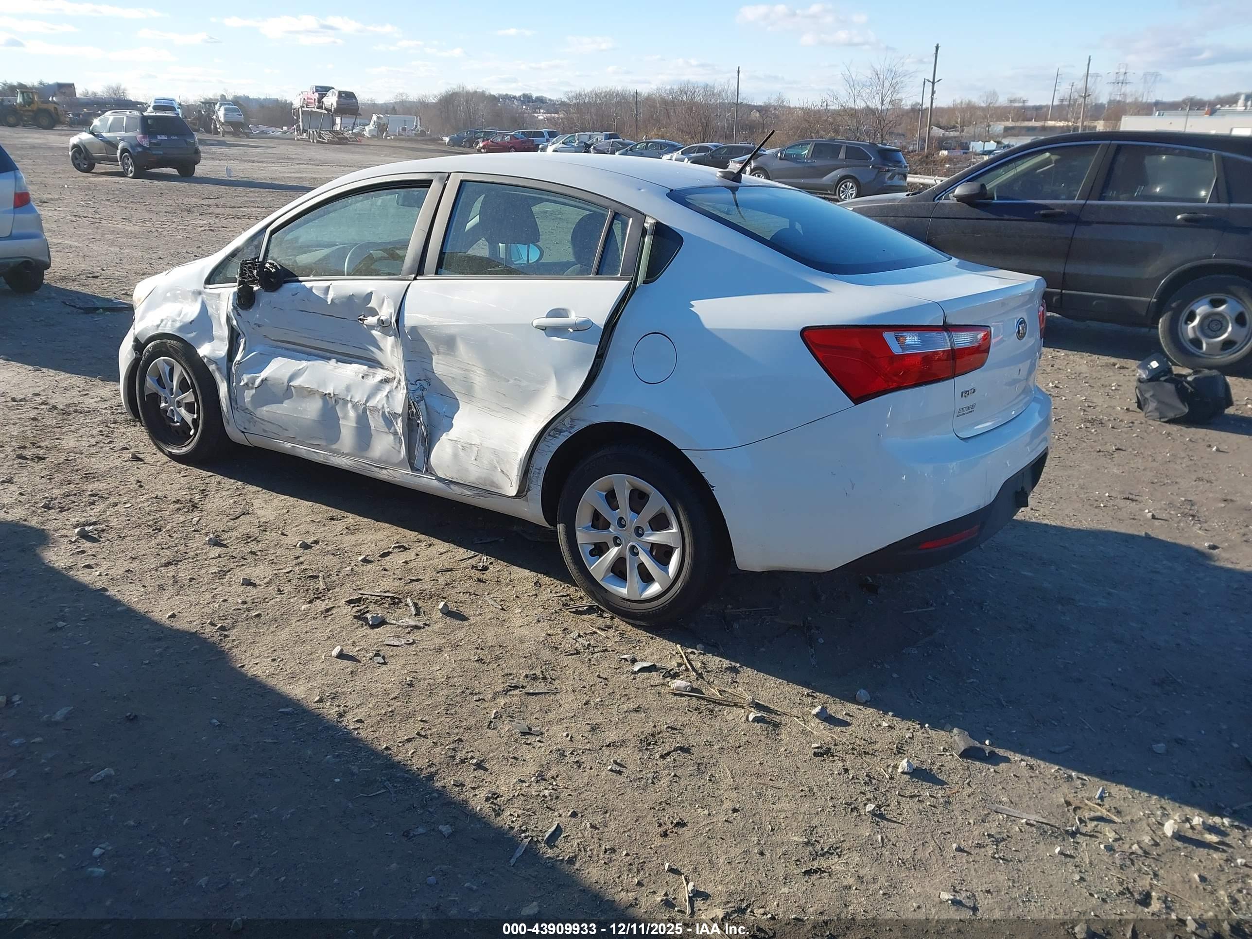 KIA RIO image 3