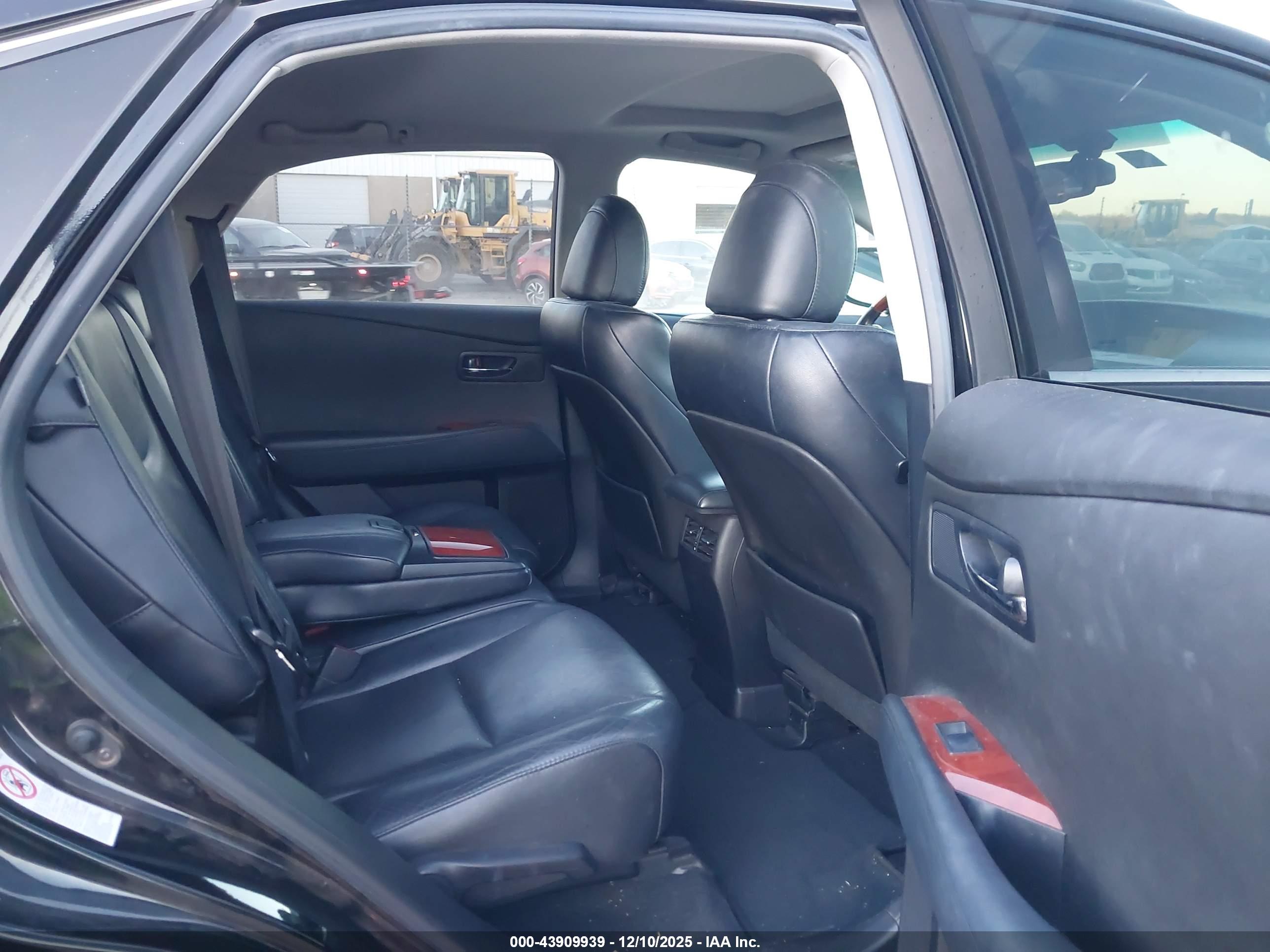 LEXUS RX image 8