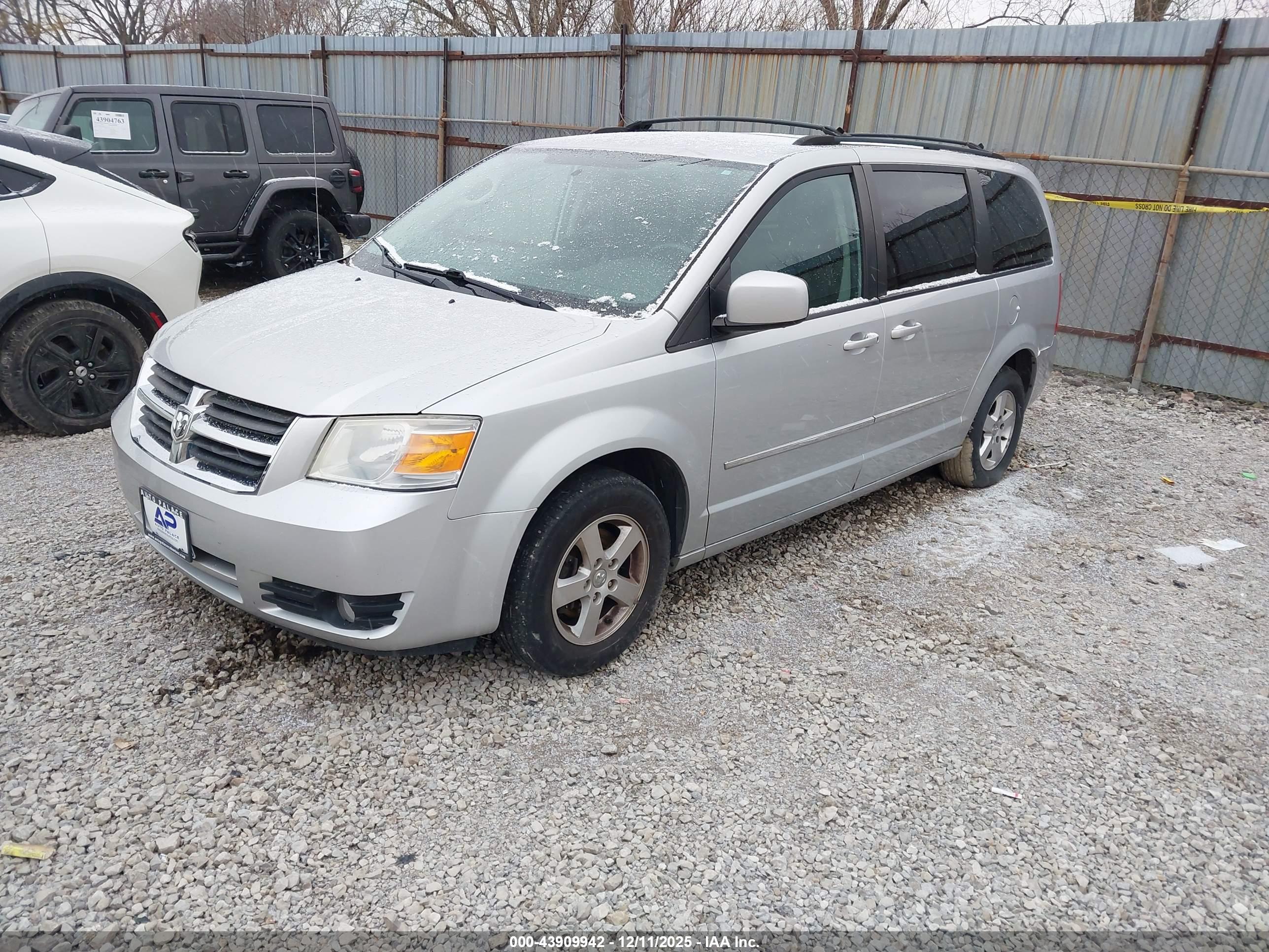 DODGE GRAND image 2
