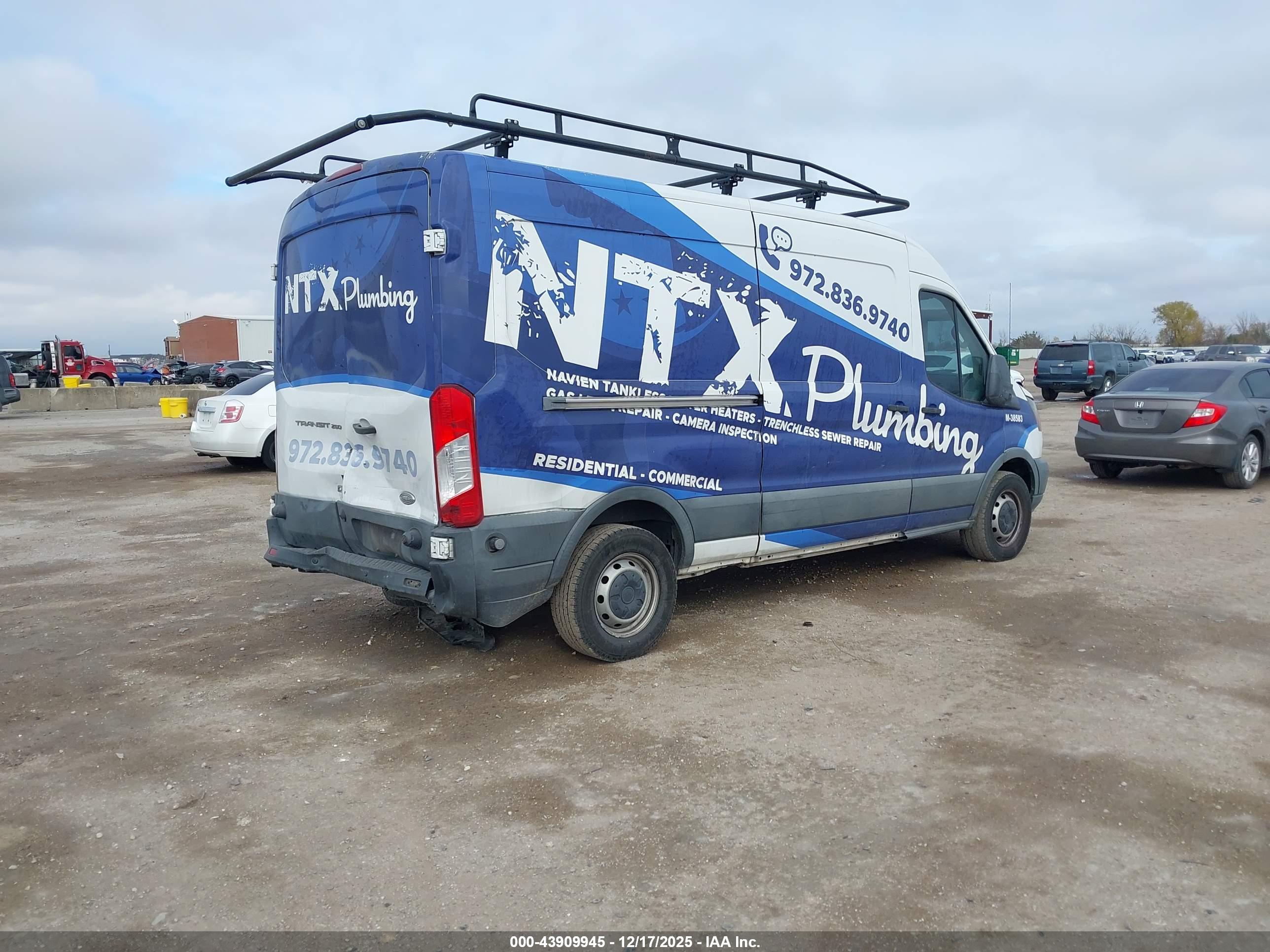 FORD TRANSIT-250 image 4
