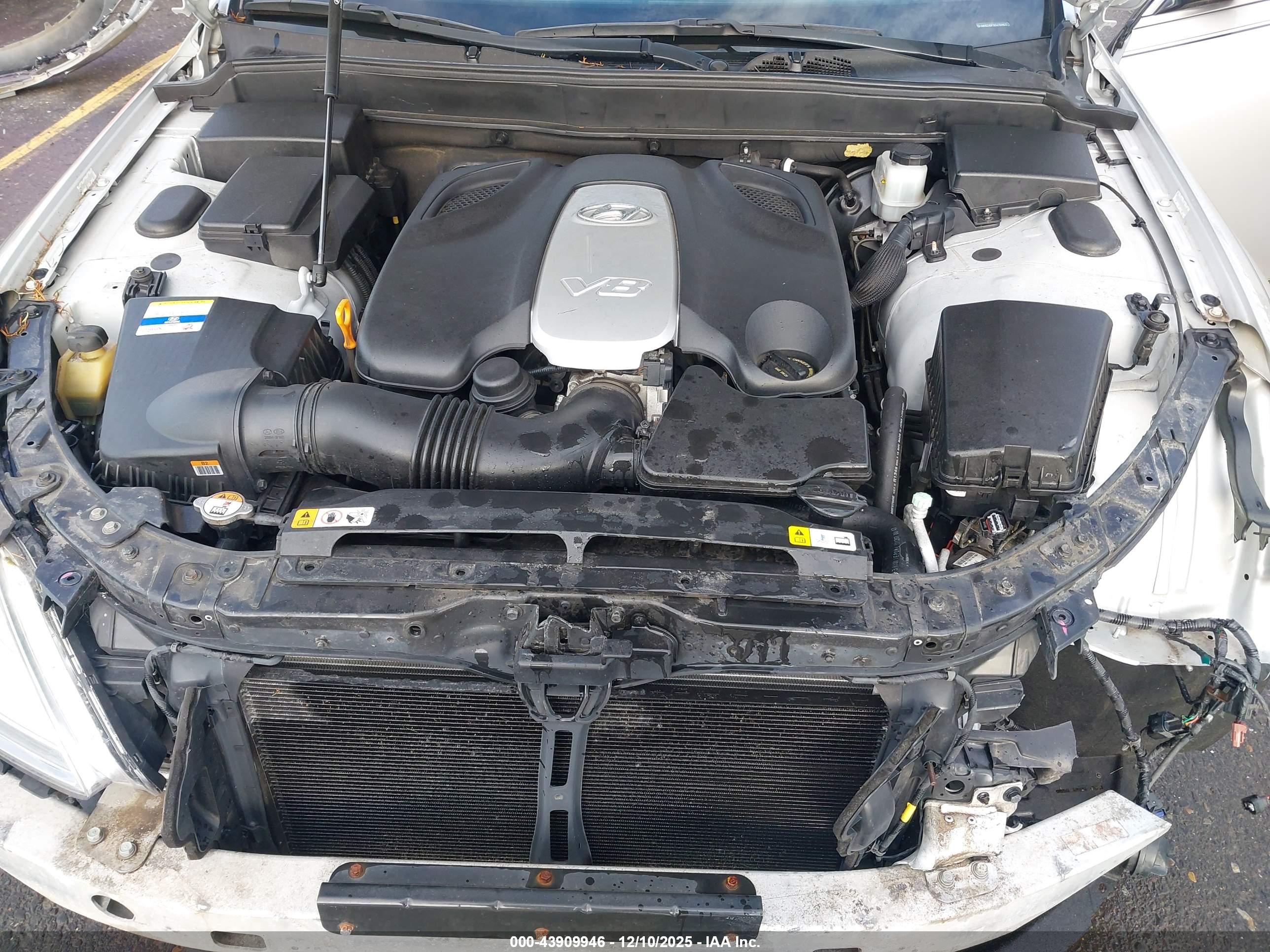 HYUNDAI GENESIS image 10
