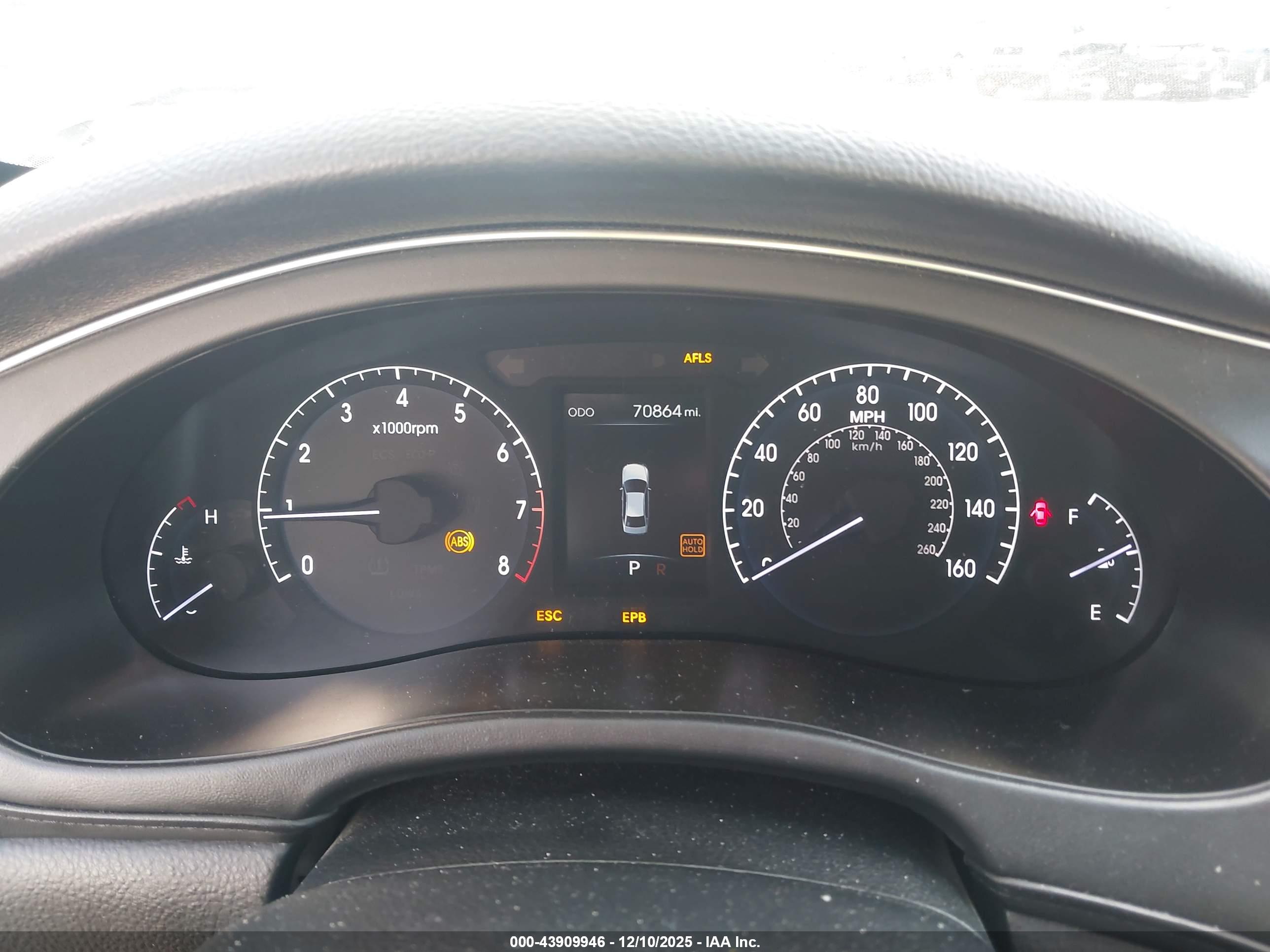 HYUNDAI GENESIS image 7