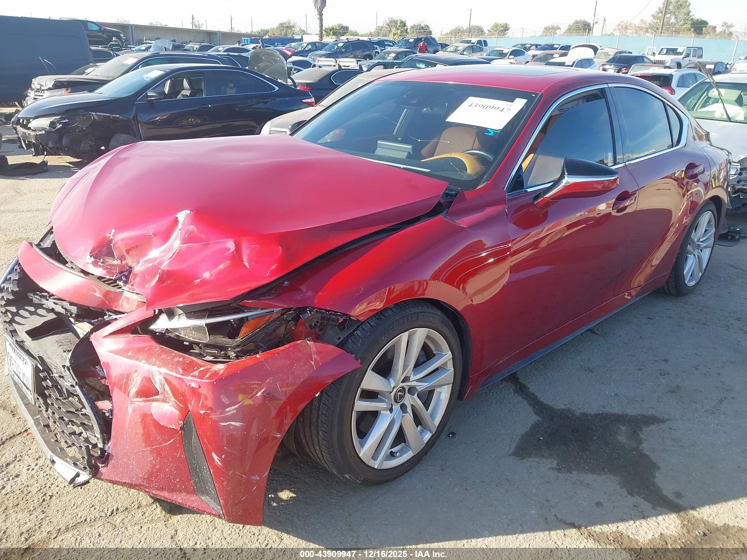 LEXUS IS image 2