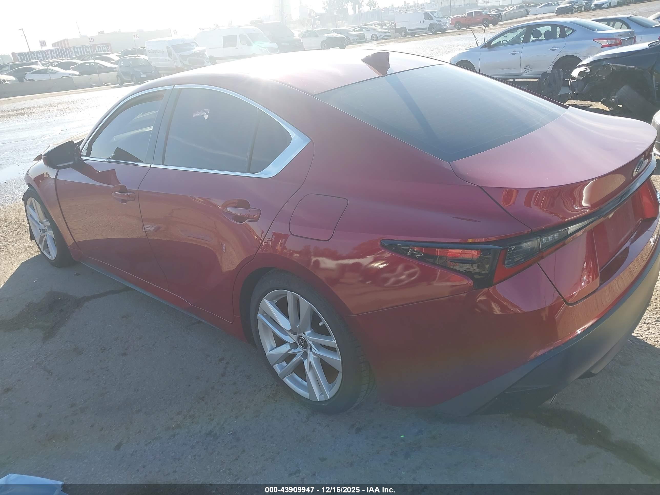 LEXUS IS image 3