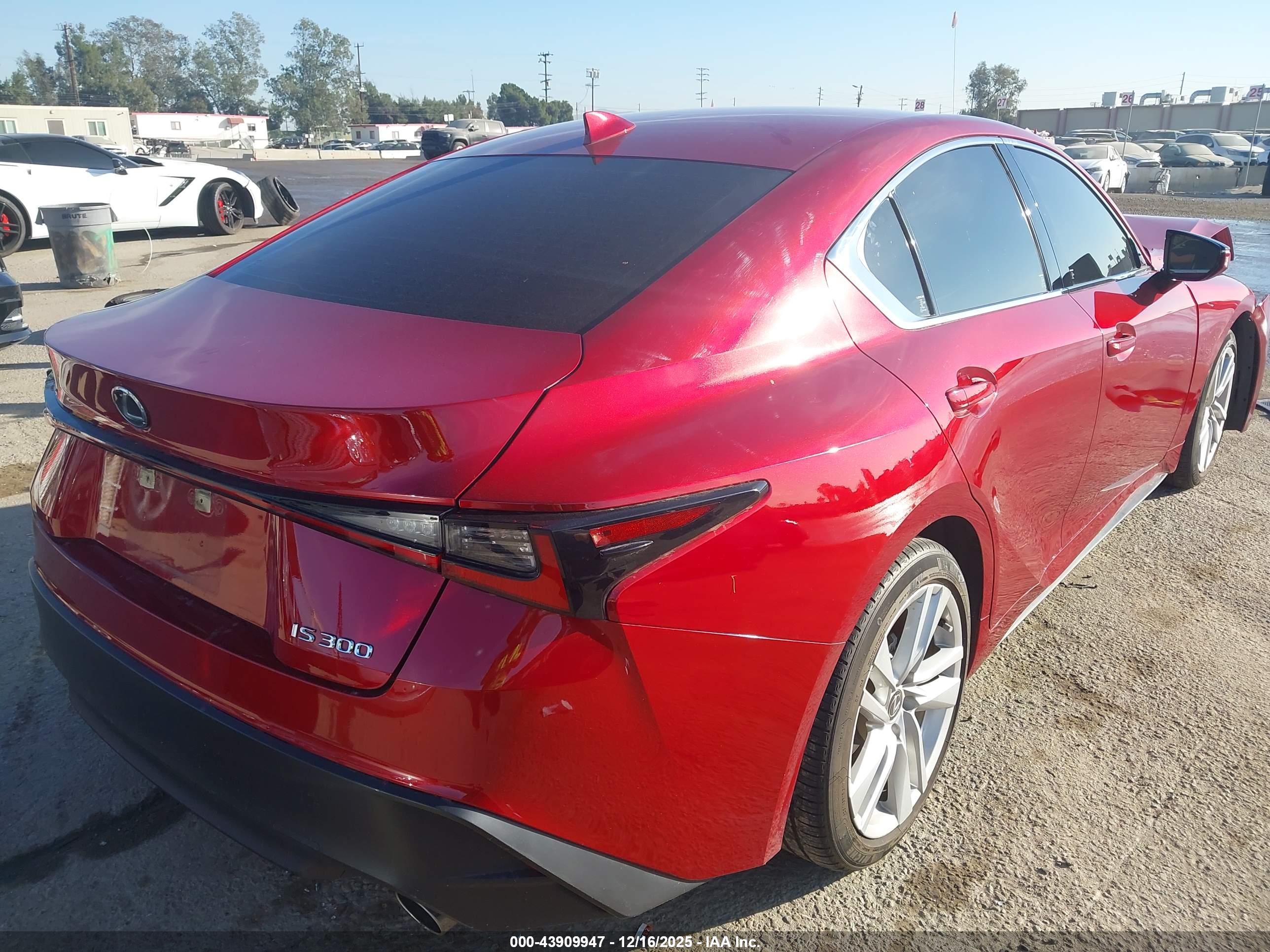 LEXUS IS image 4
