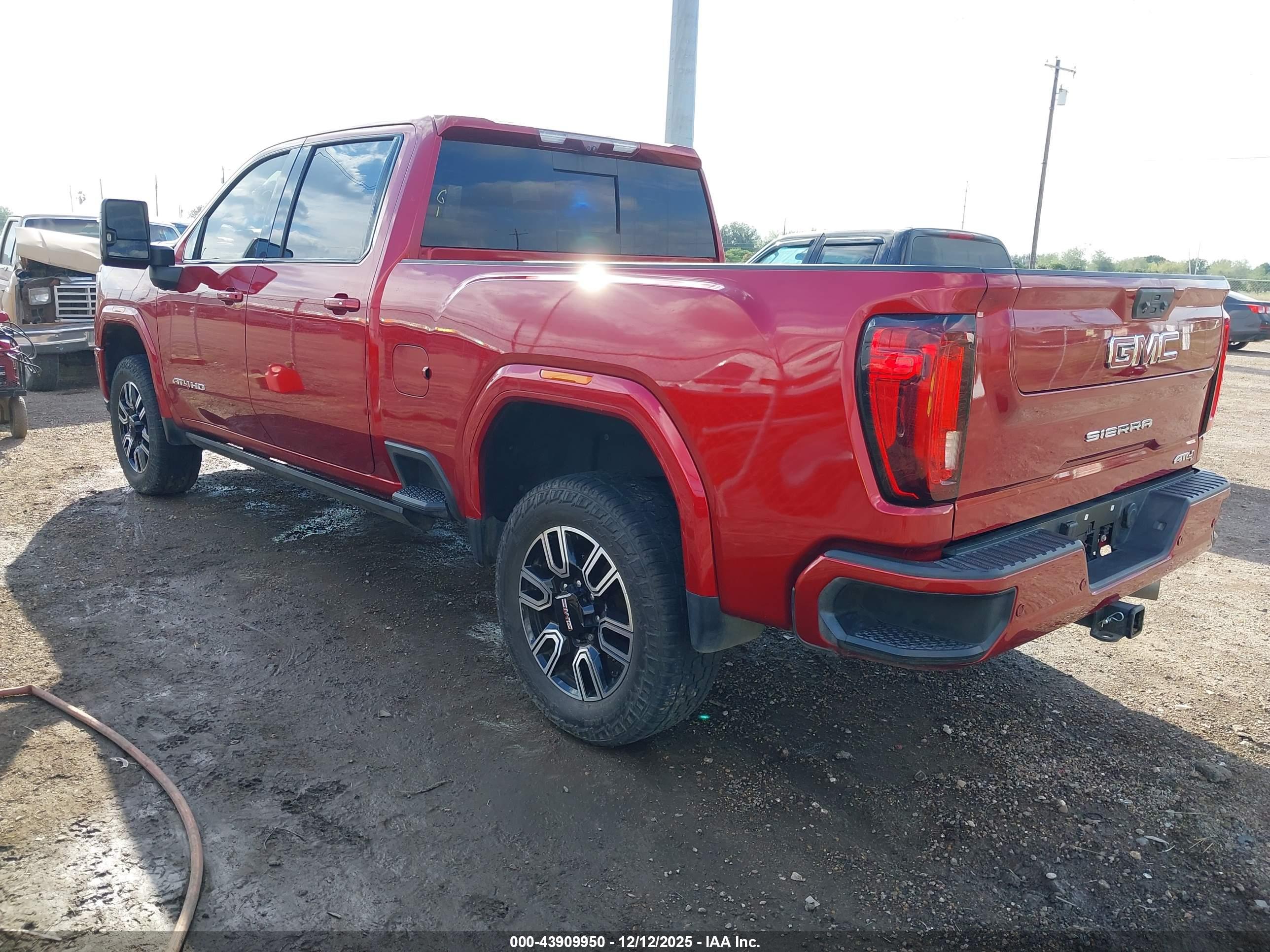 GMC SIERRA image 3