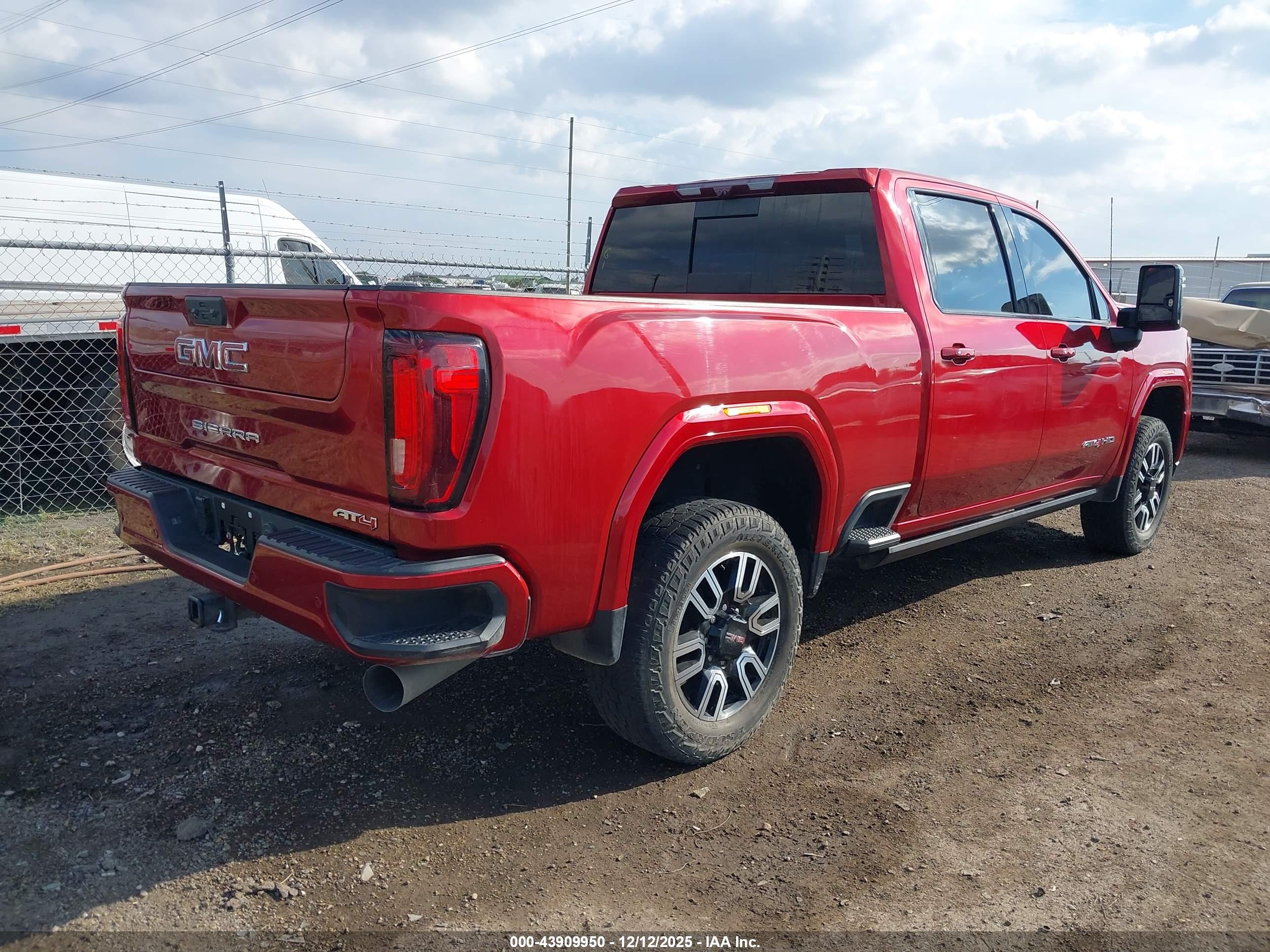 GMC SIERRA image 4