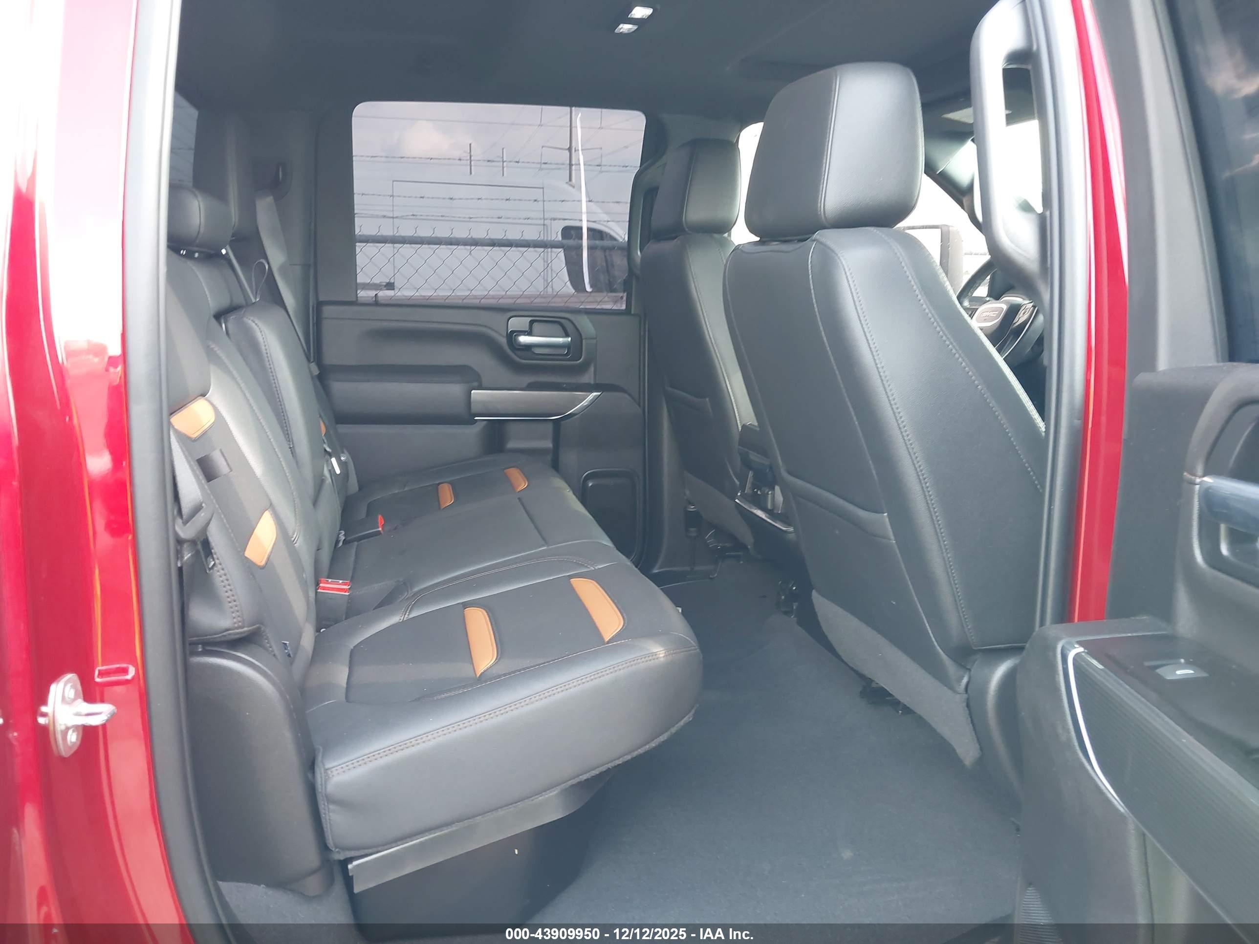 GMC SIERRA image 7