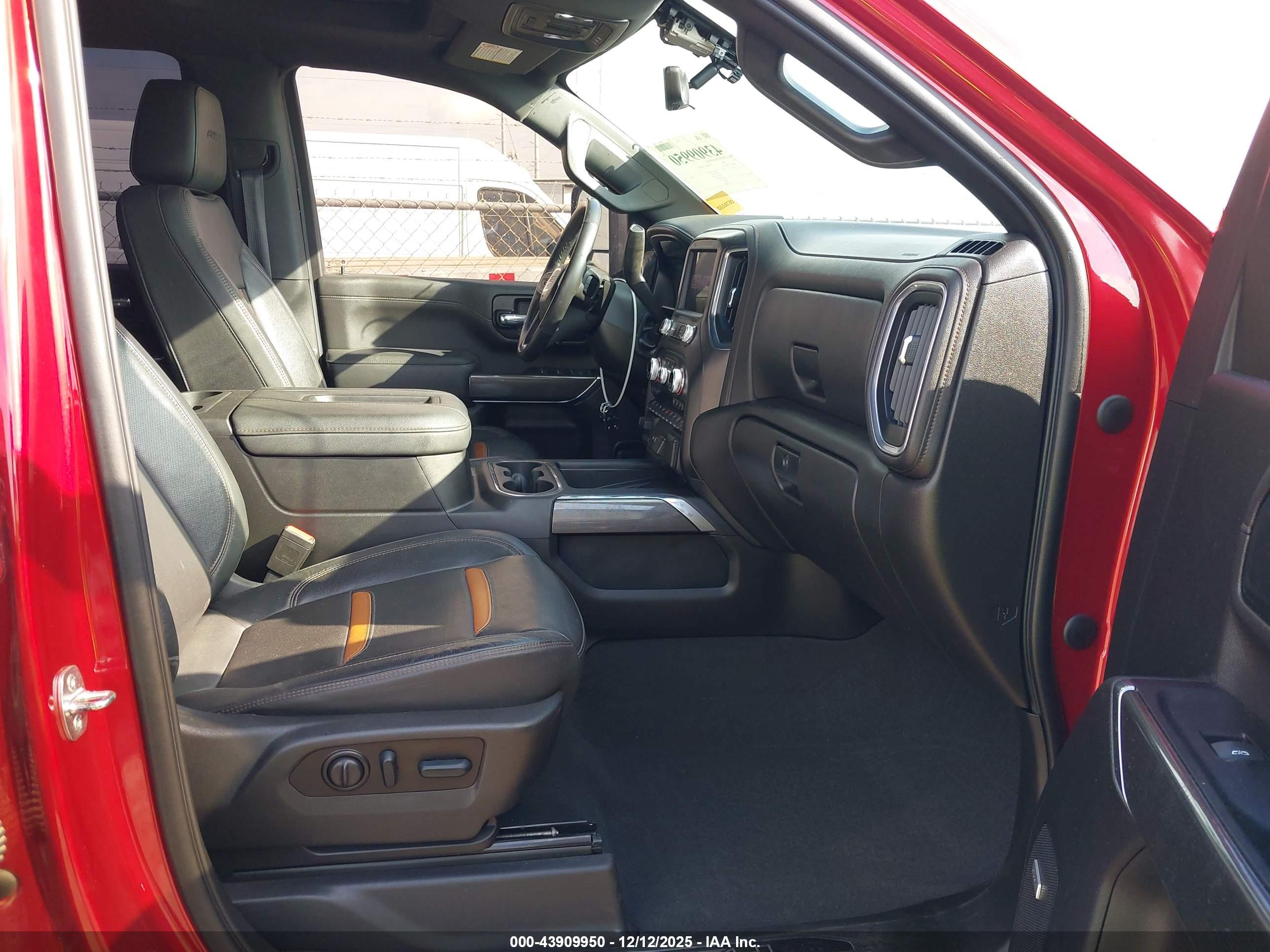 GMC SIERRA image 8