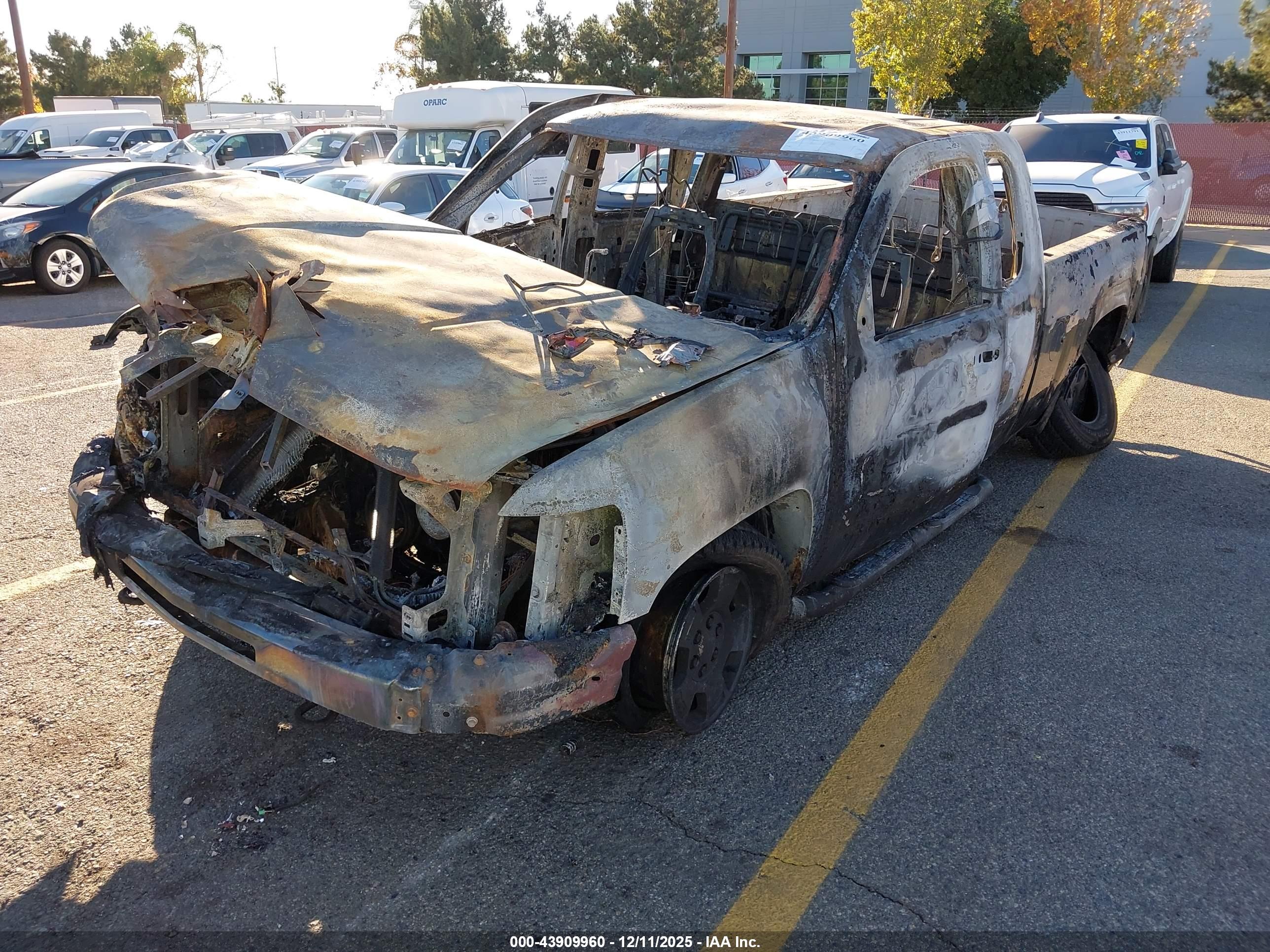 CHEVROLET SILVERADO image 6