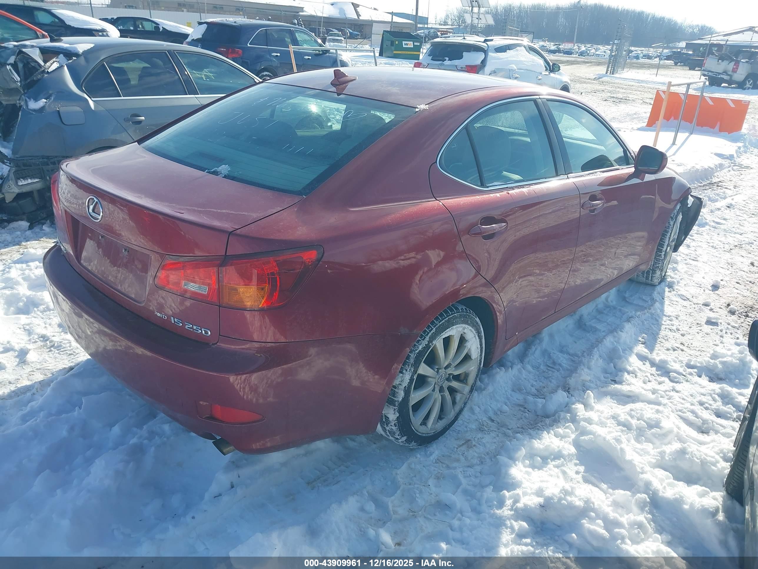 LEXUS IS image 4