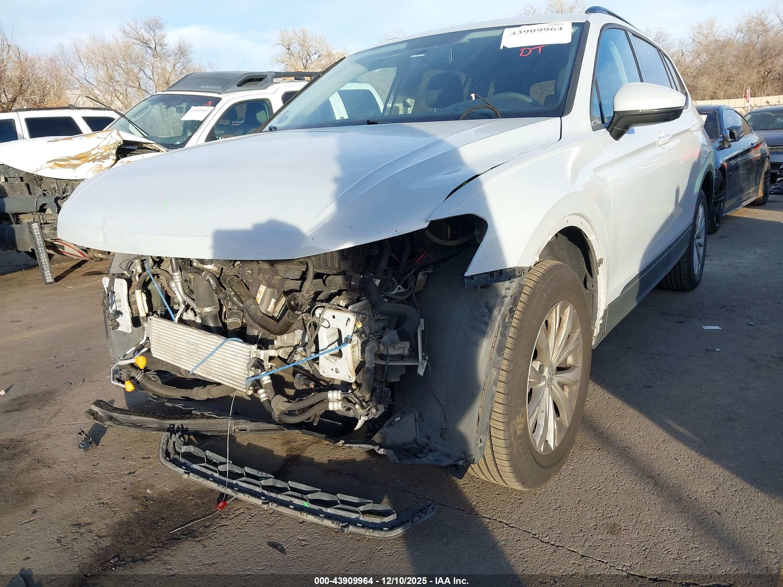 VOLKSWAGEN TIGUAN image 6