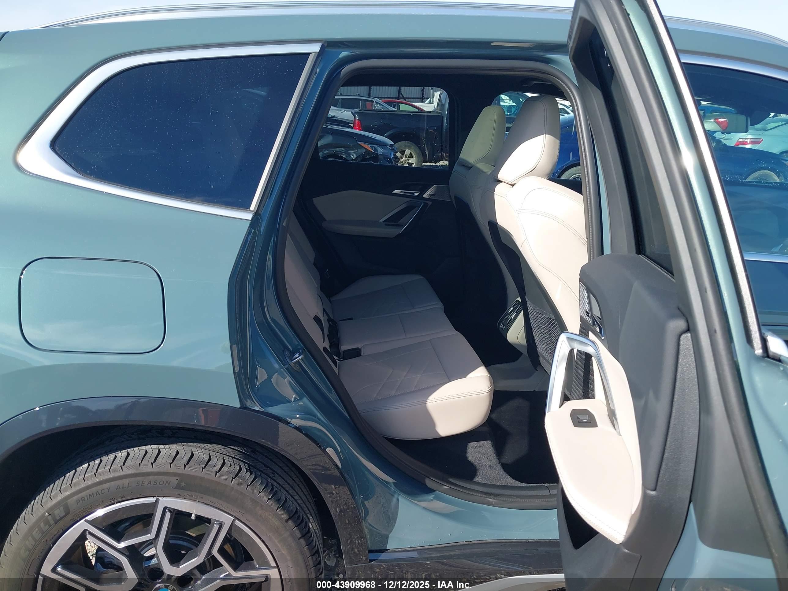 BMW X1 image 8
