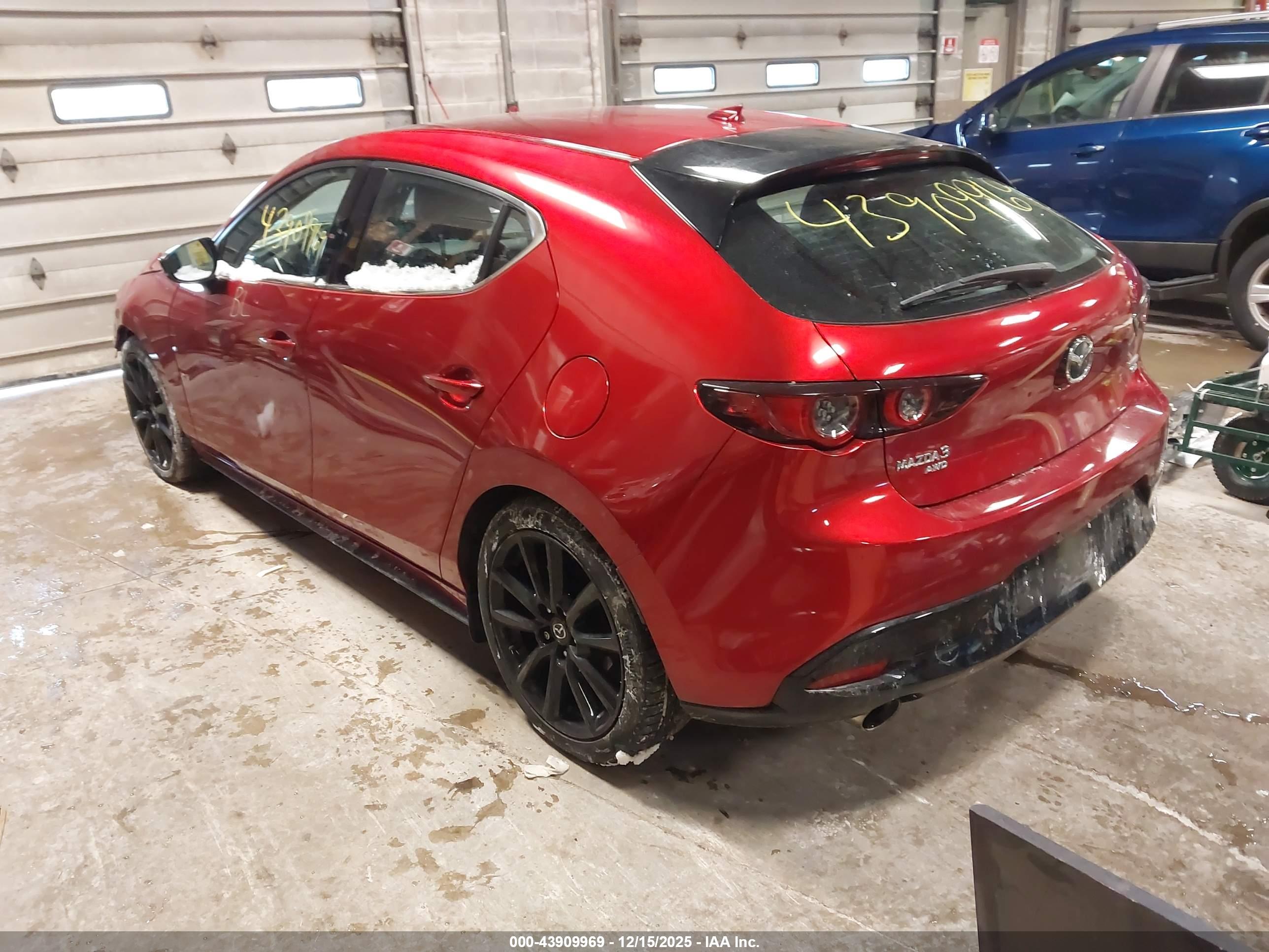 MAZDA MAZDA3 image 3