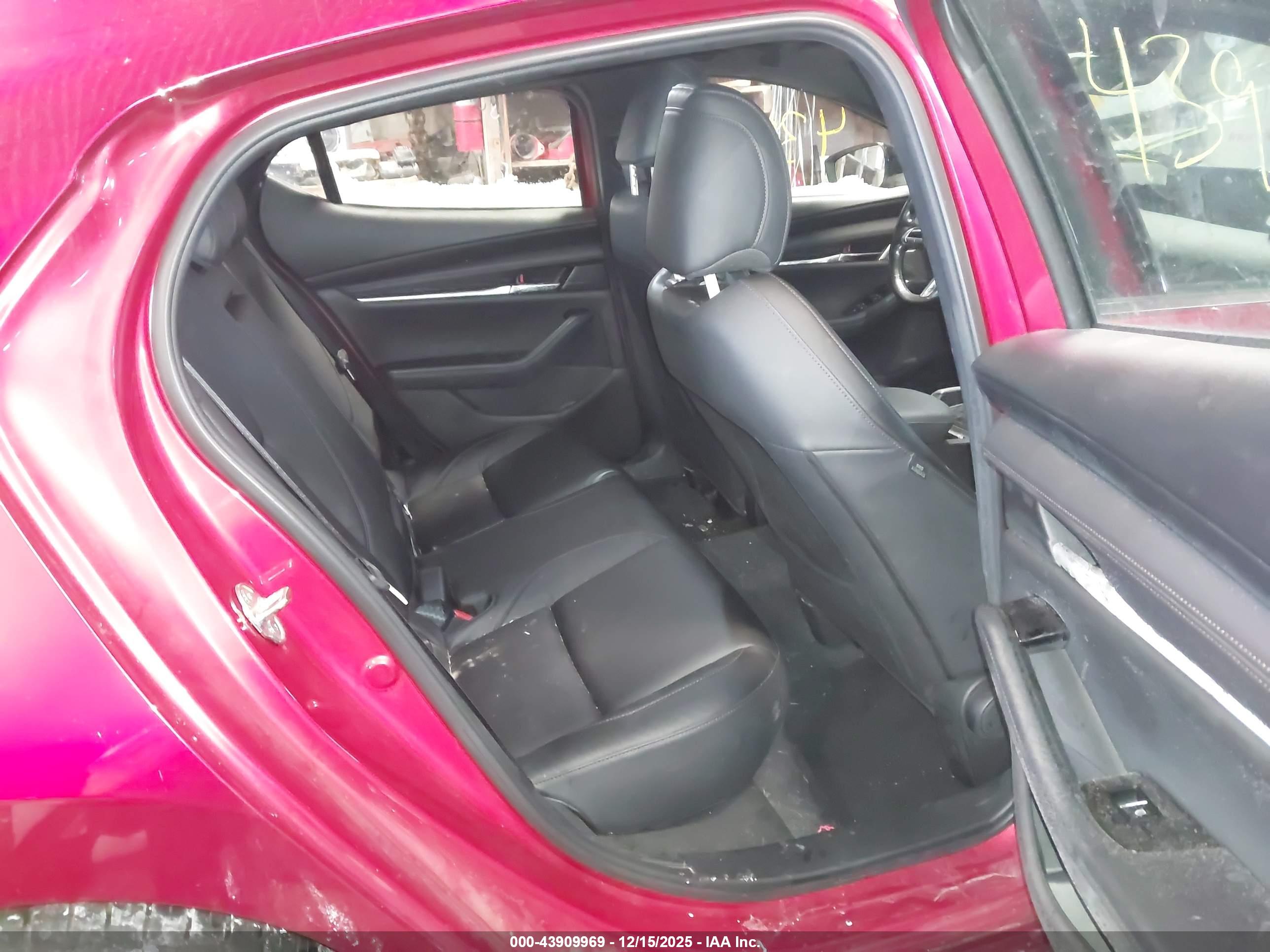 MAZDA MAZDA3 image 8
