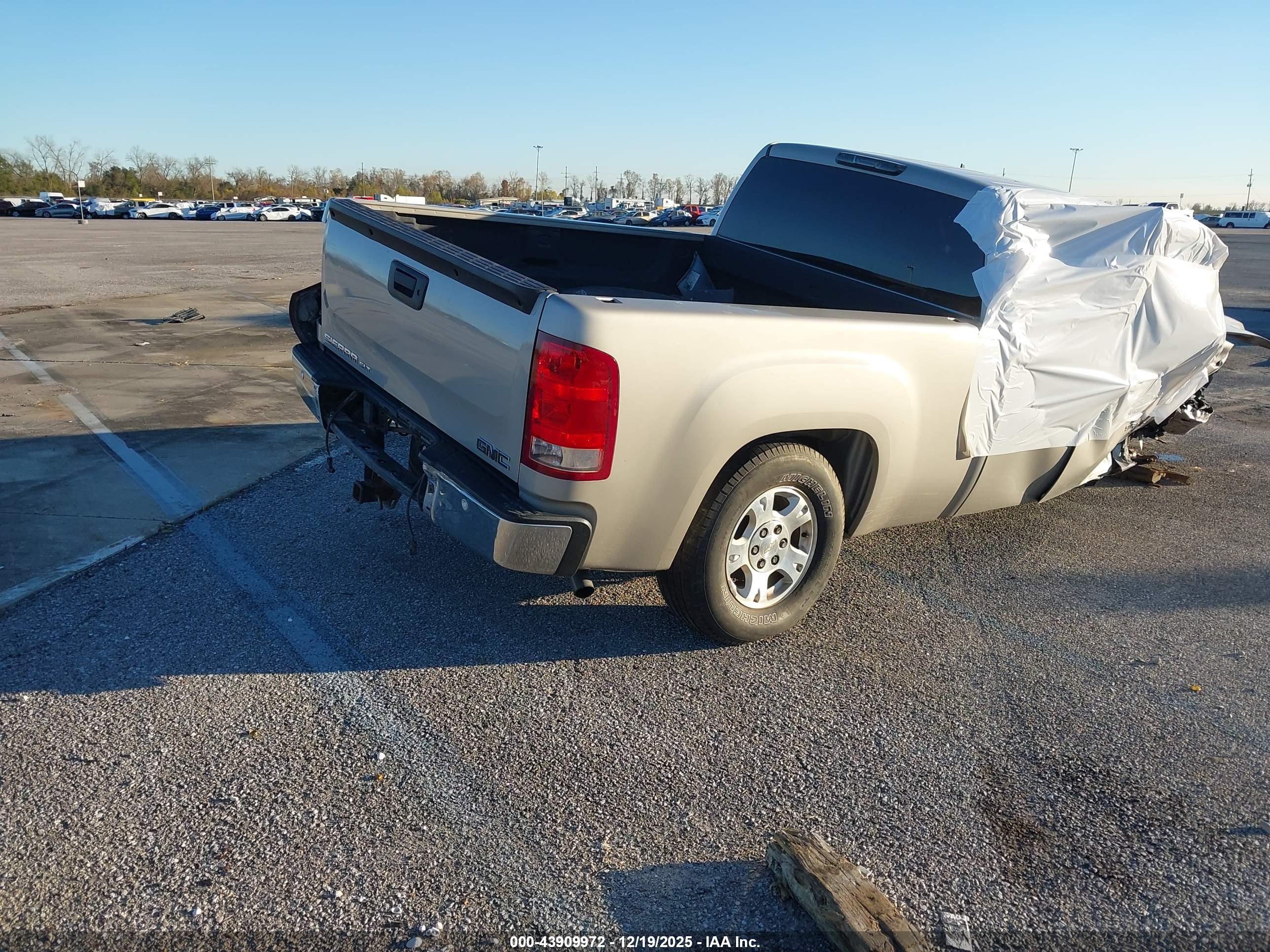 GMC SIERRA image 4