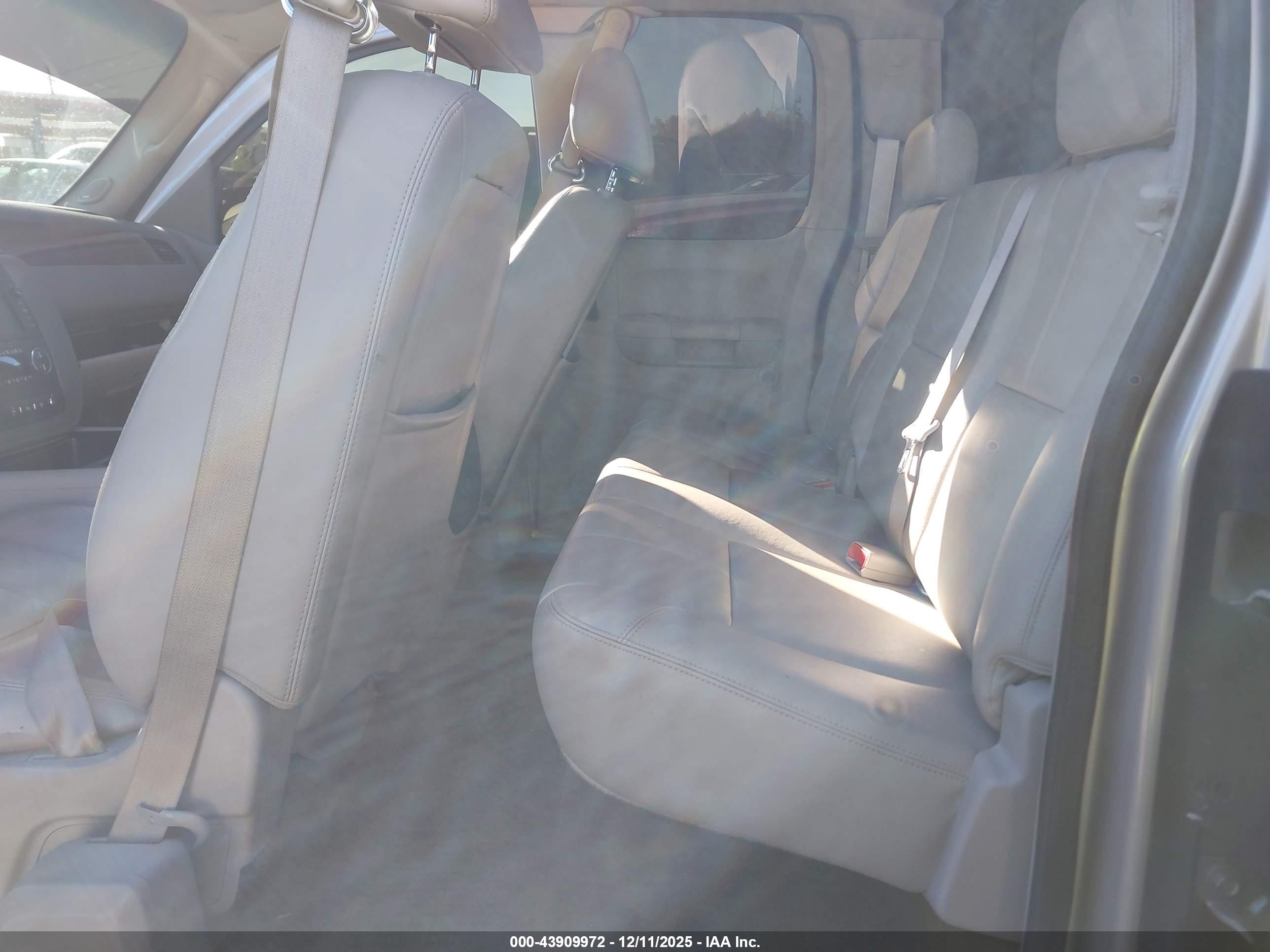 GMC SIERRA image 8