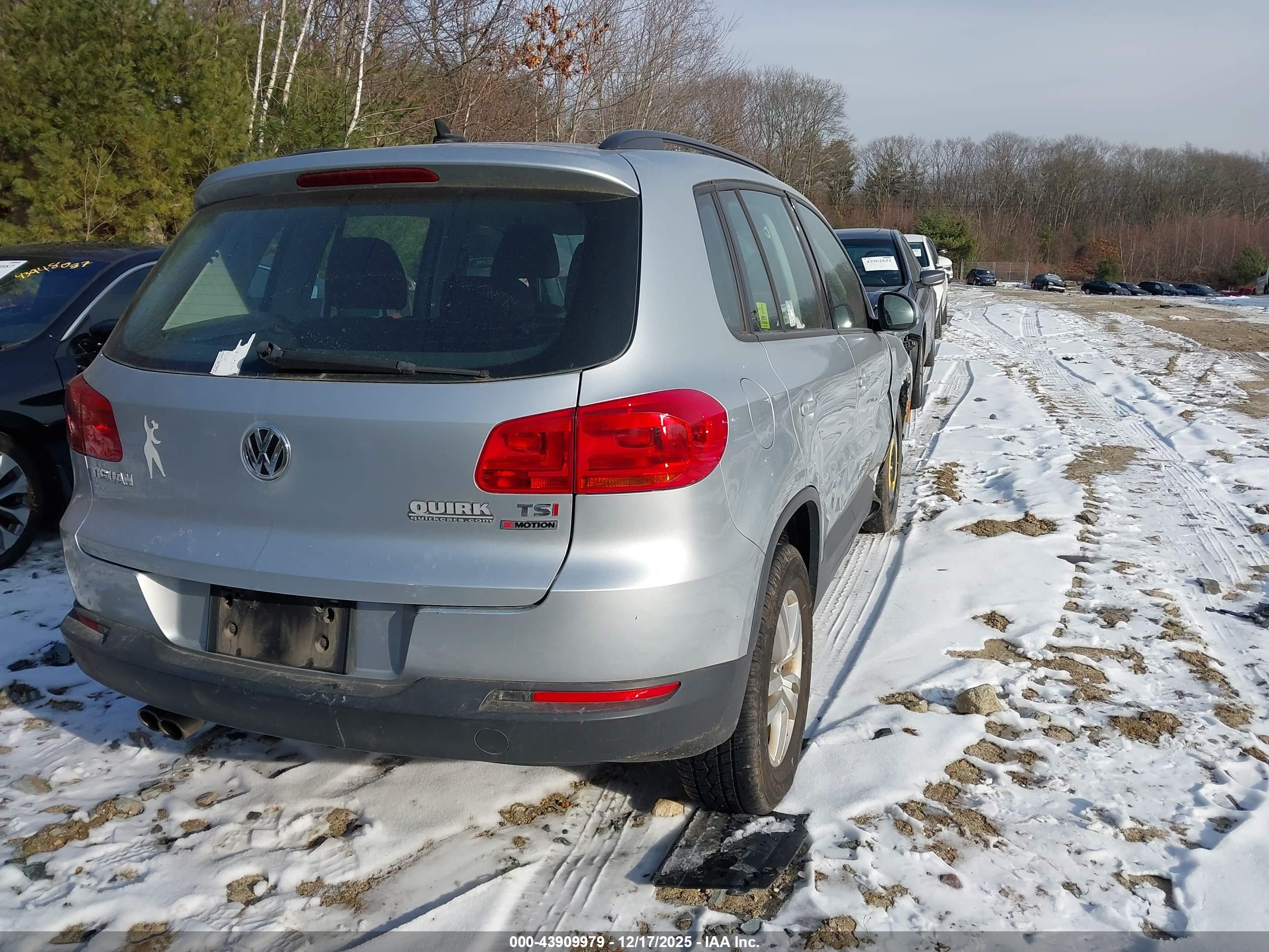 VOLKSWAGEN TIGUAN image 4