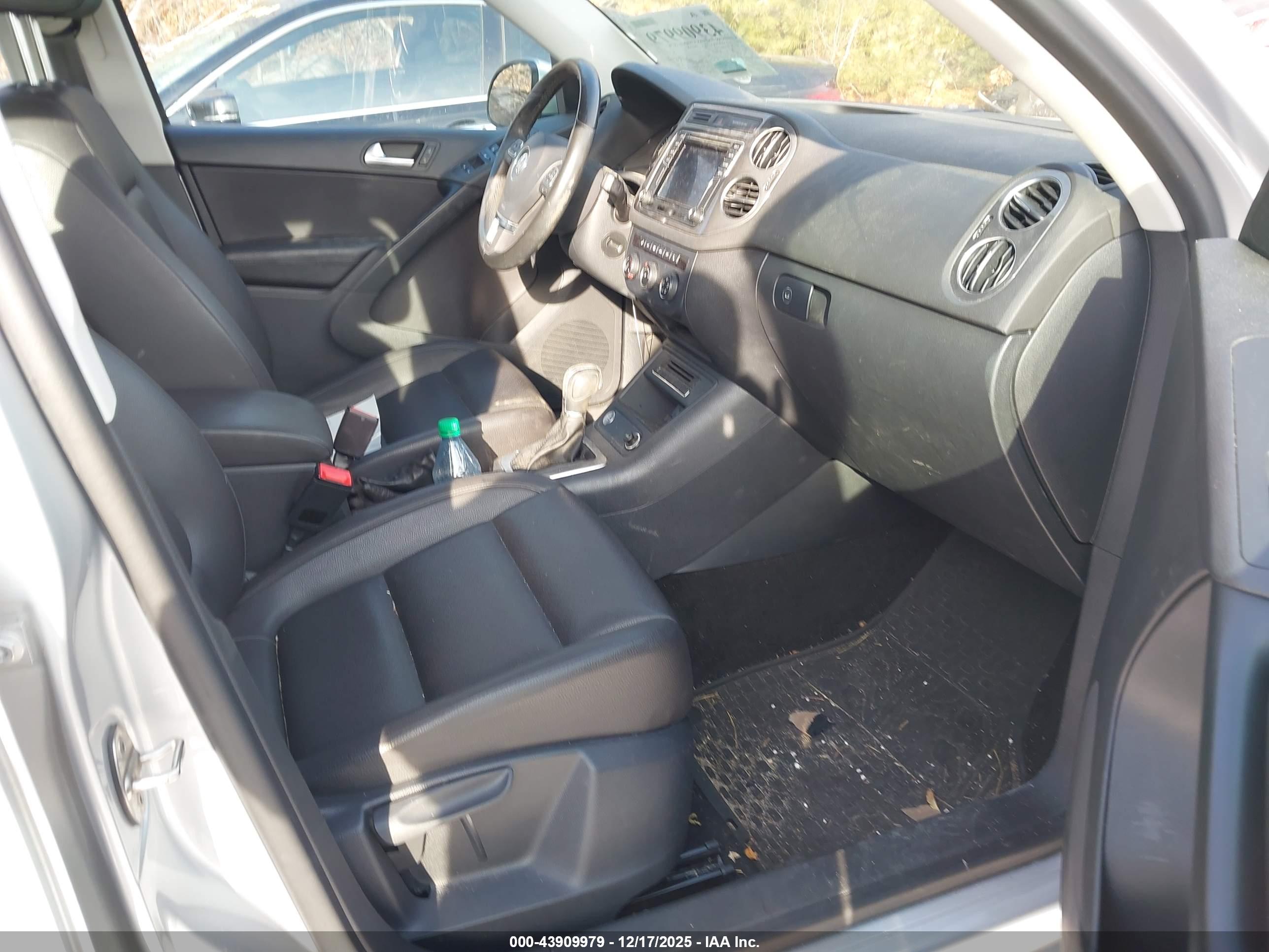 VOLKSWAGEN TIGUAN image 5