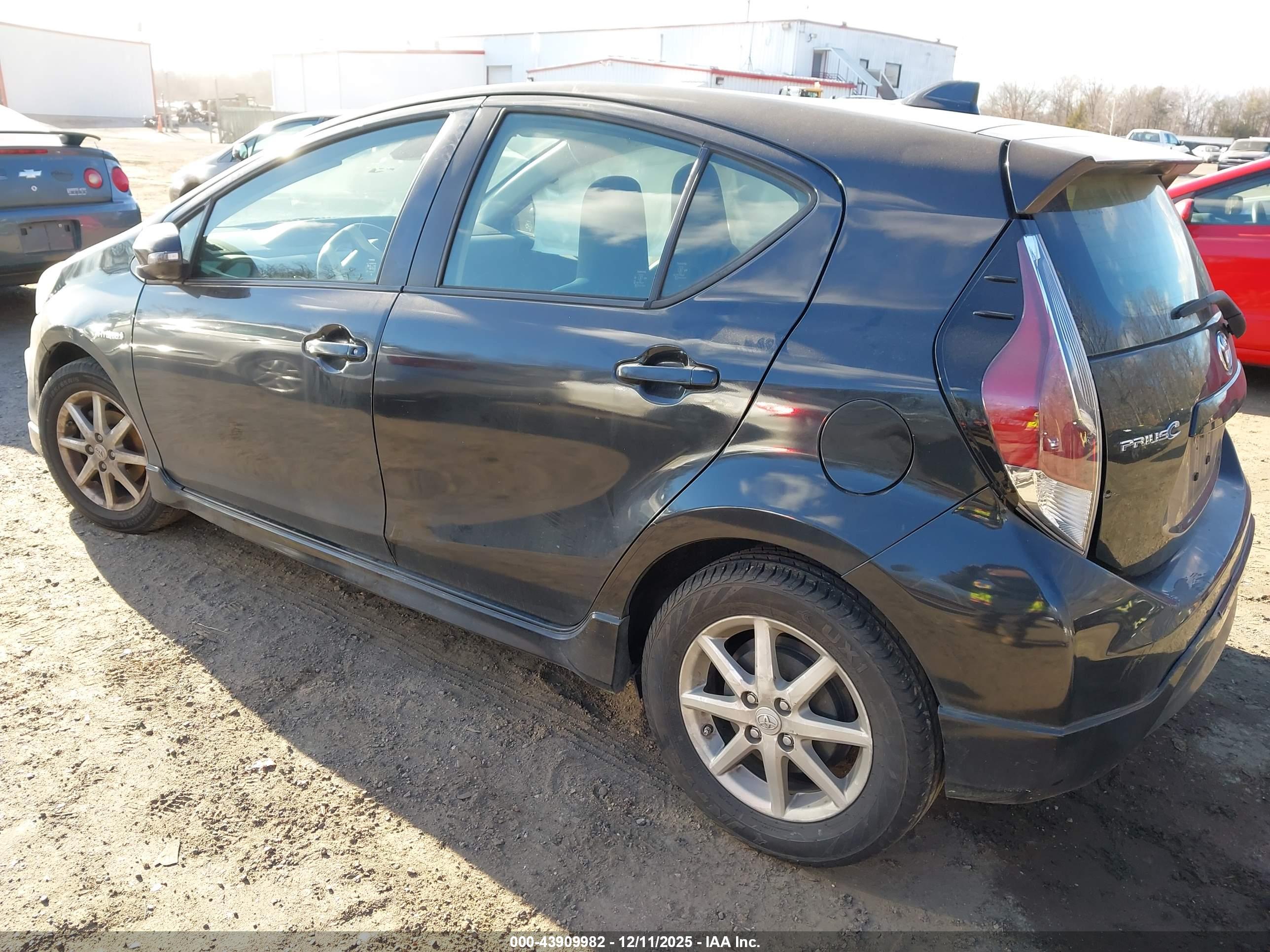 TOYOTA PRIUS image 3