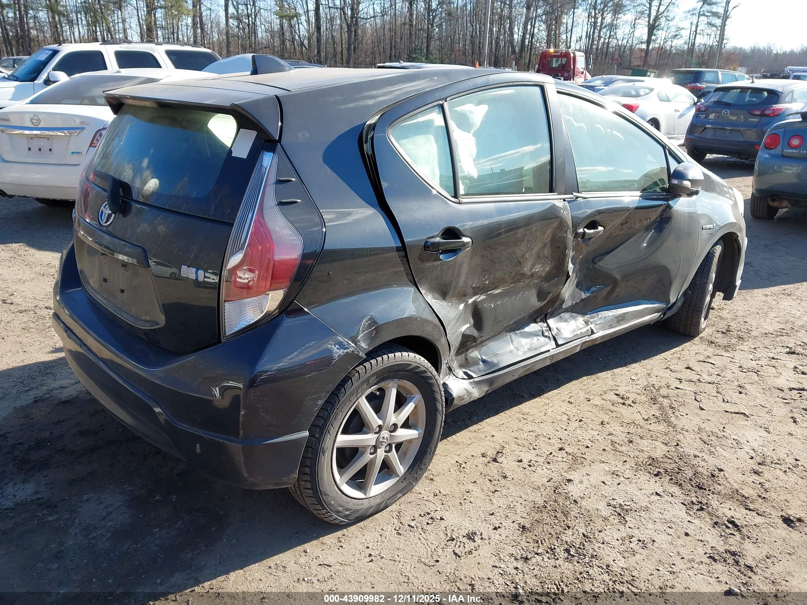 TOYOTA PRIUS image 4