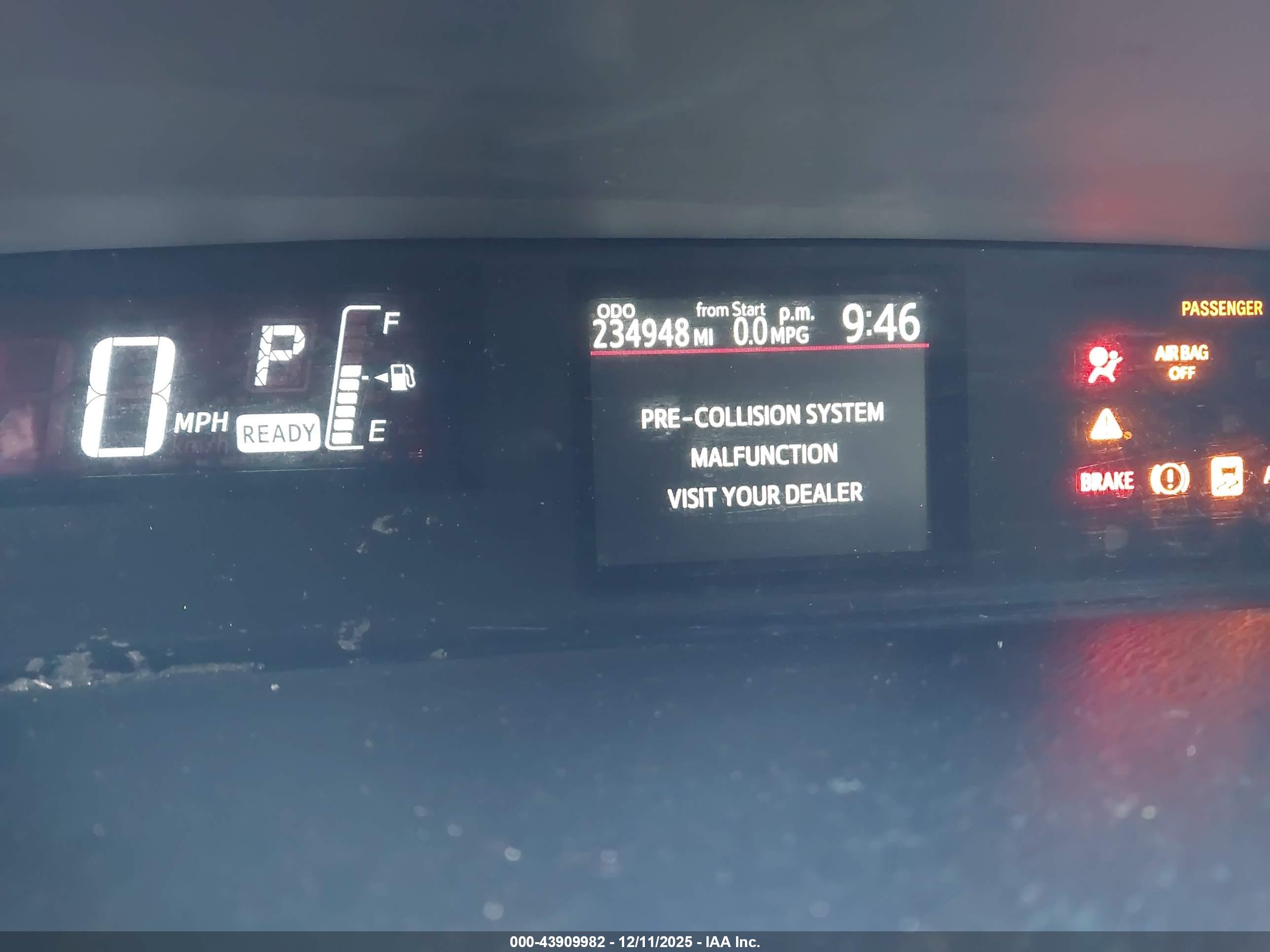TOYOTA PRIUS image 7