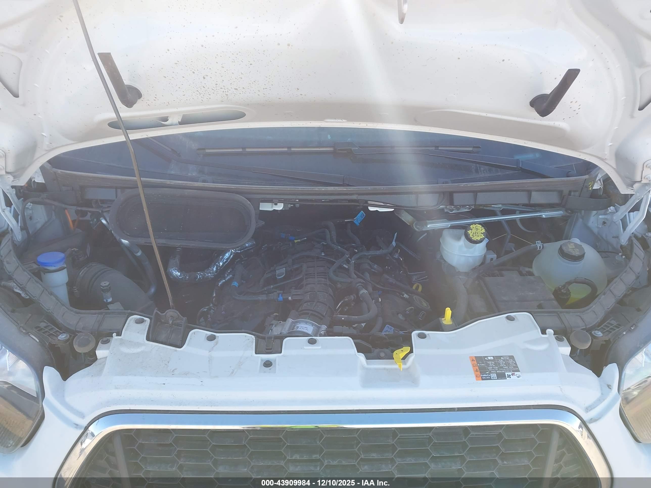 FORD TRANSIT-350 image 10