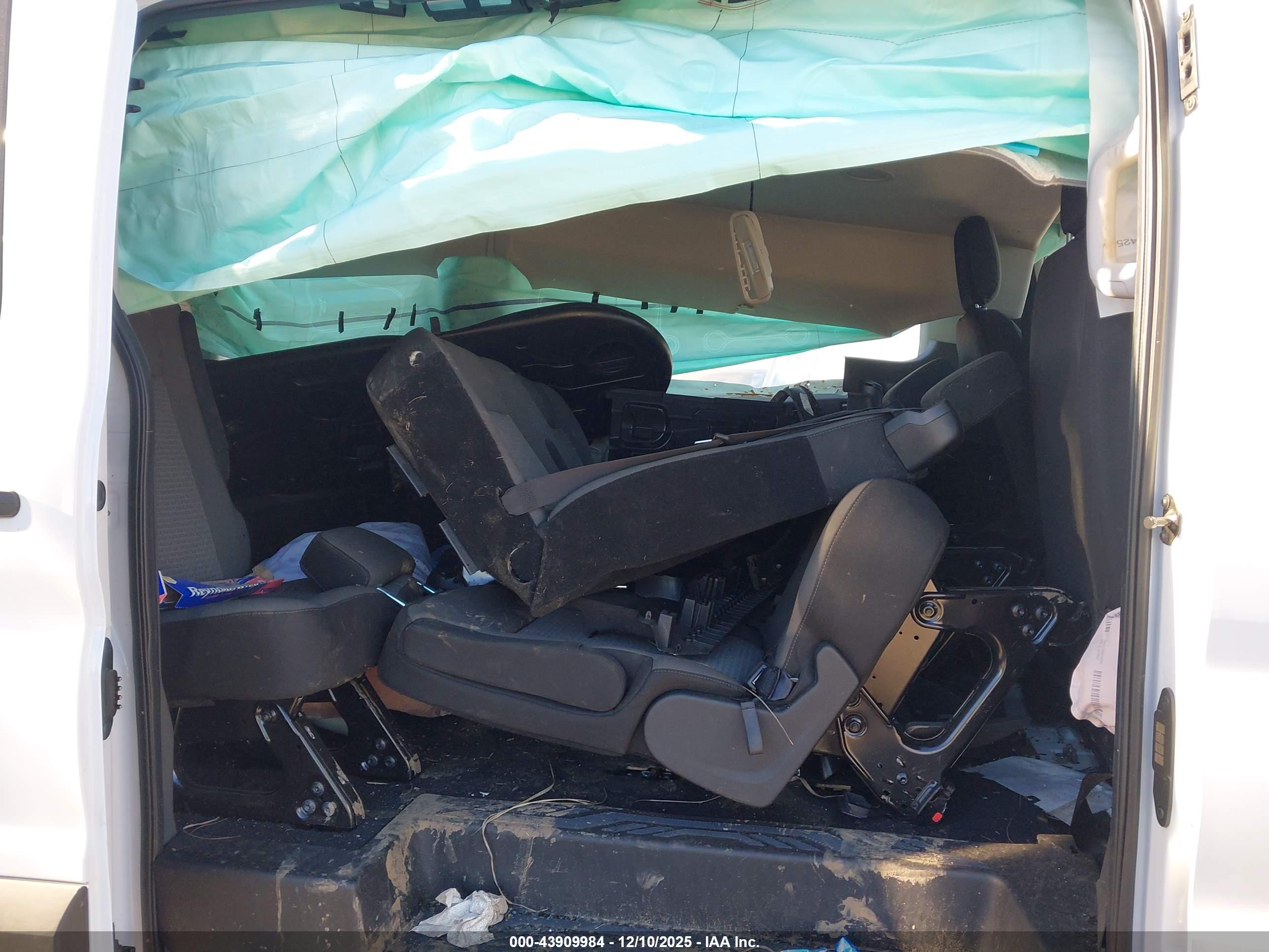 FORD TRANSIT-350 image 8