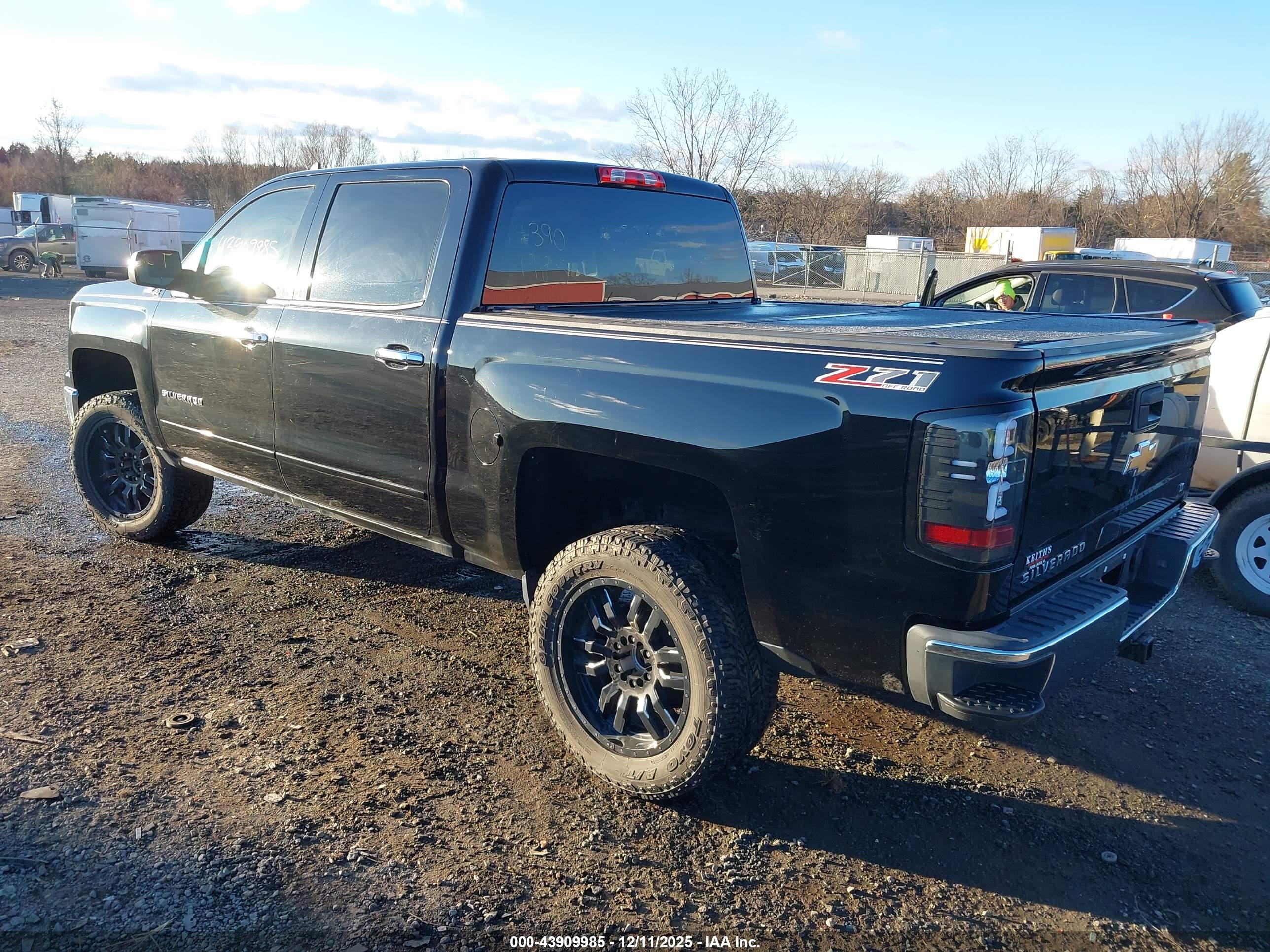 CHEVROLET SILVERADO image 3