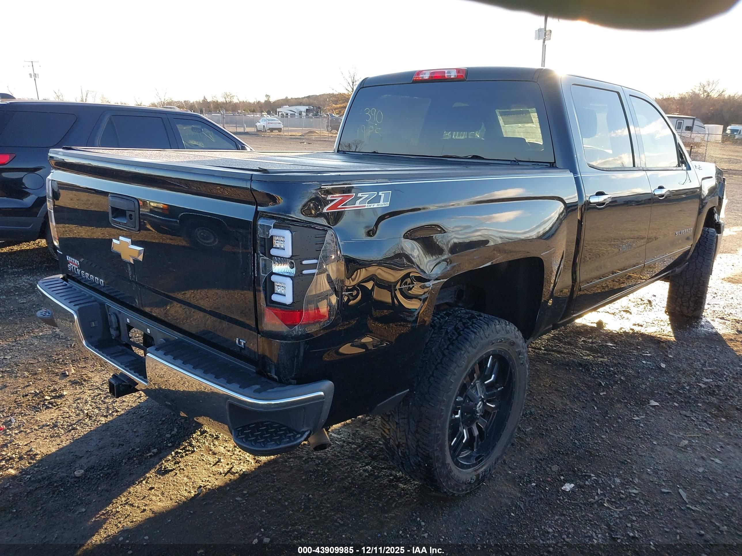 CHEVROLET SILVERADO image 4