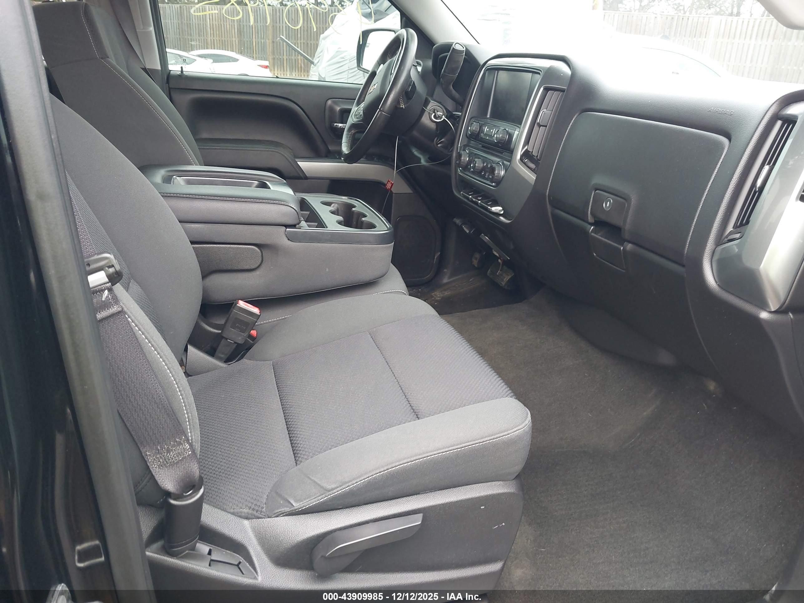 CHEVROLET SILVERADO image 5