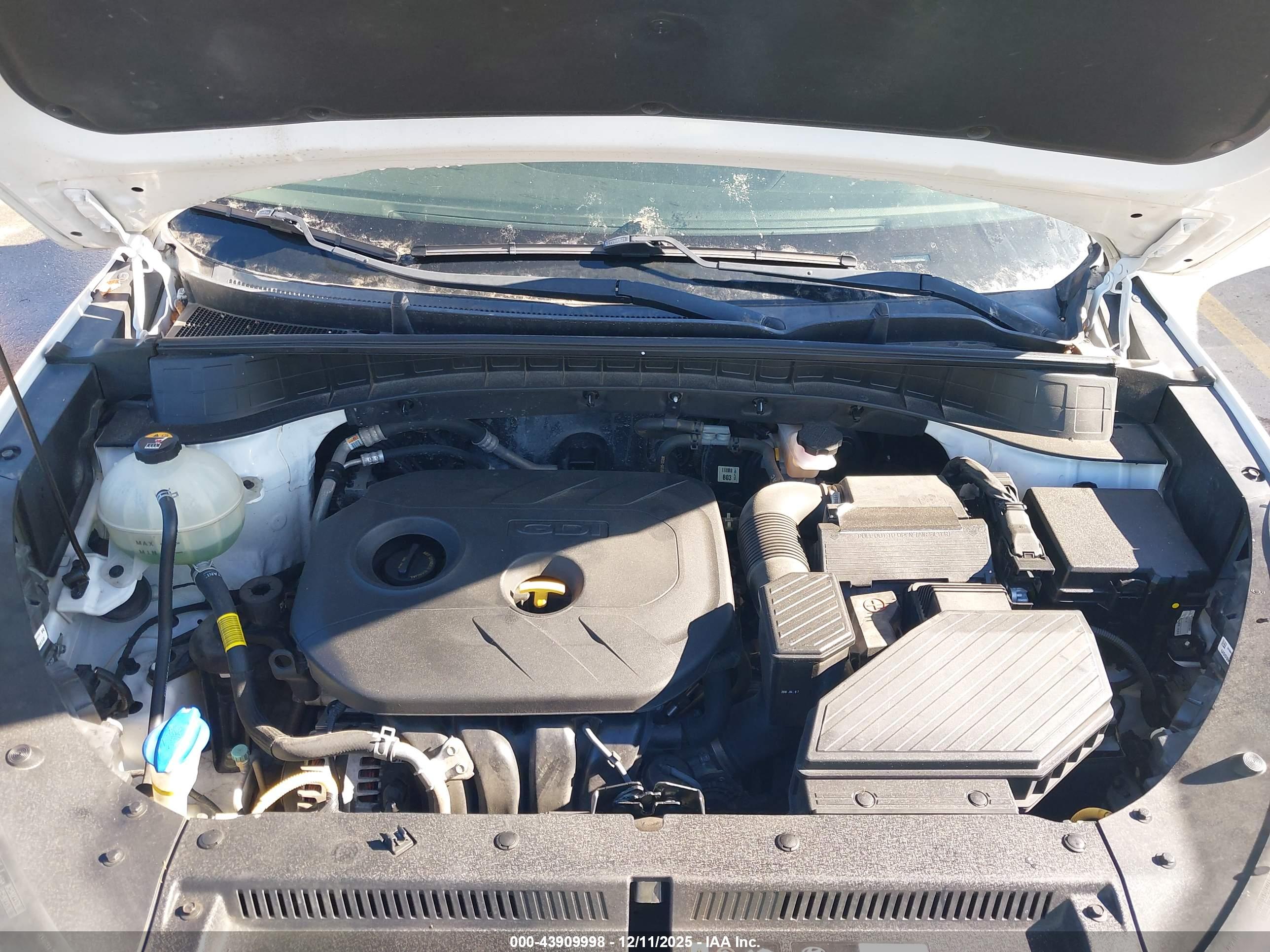 HYUNDAI TUCSON image 10