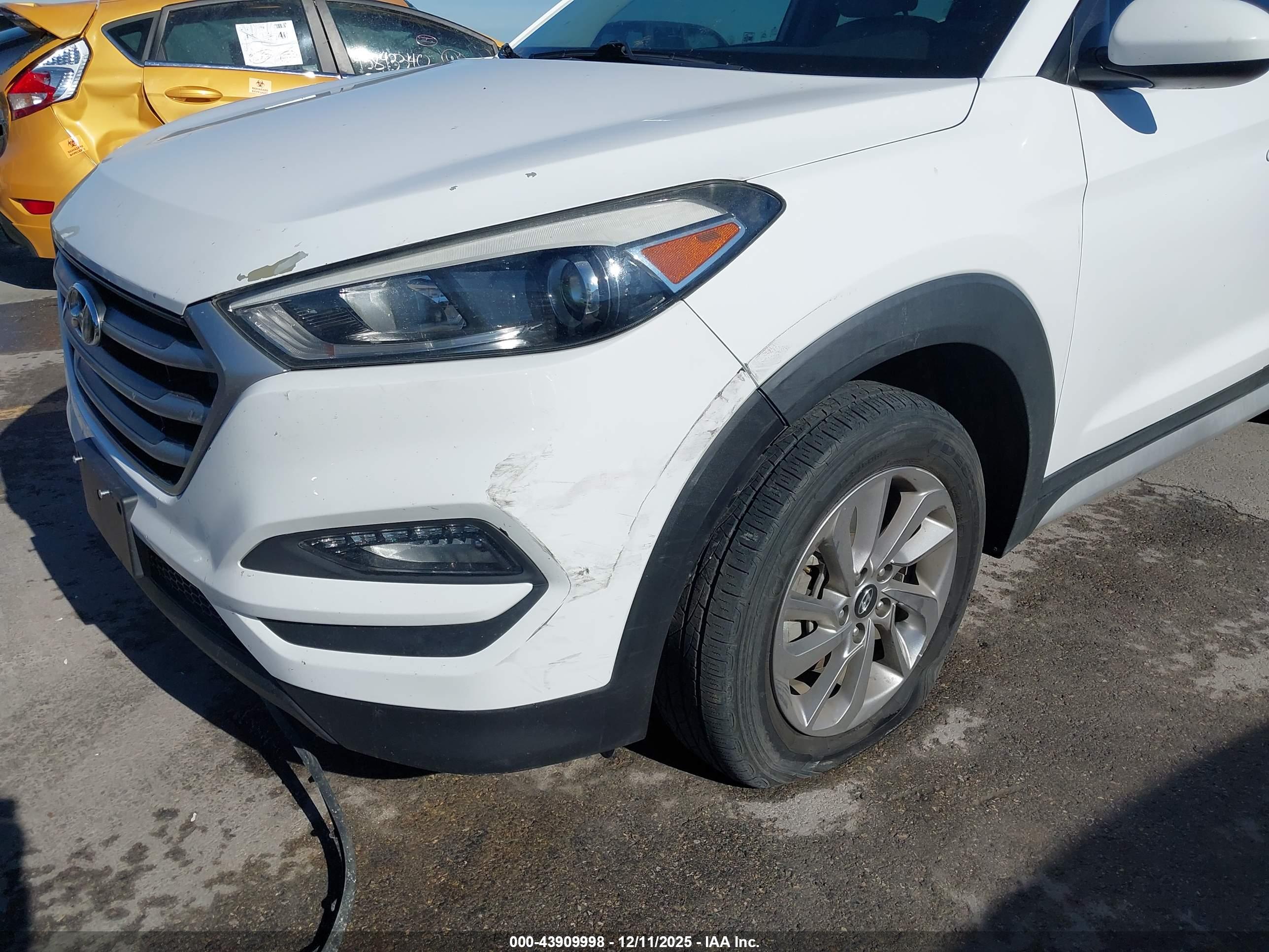 HYUNDAI TUCSON image 6