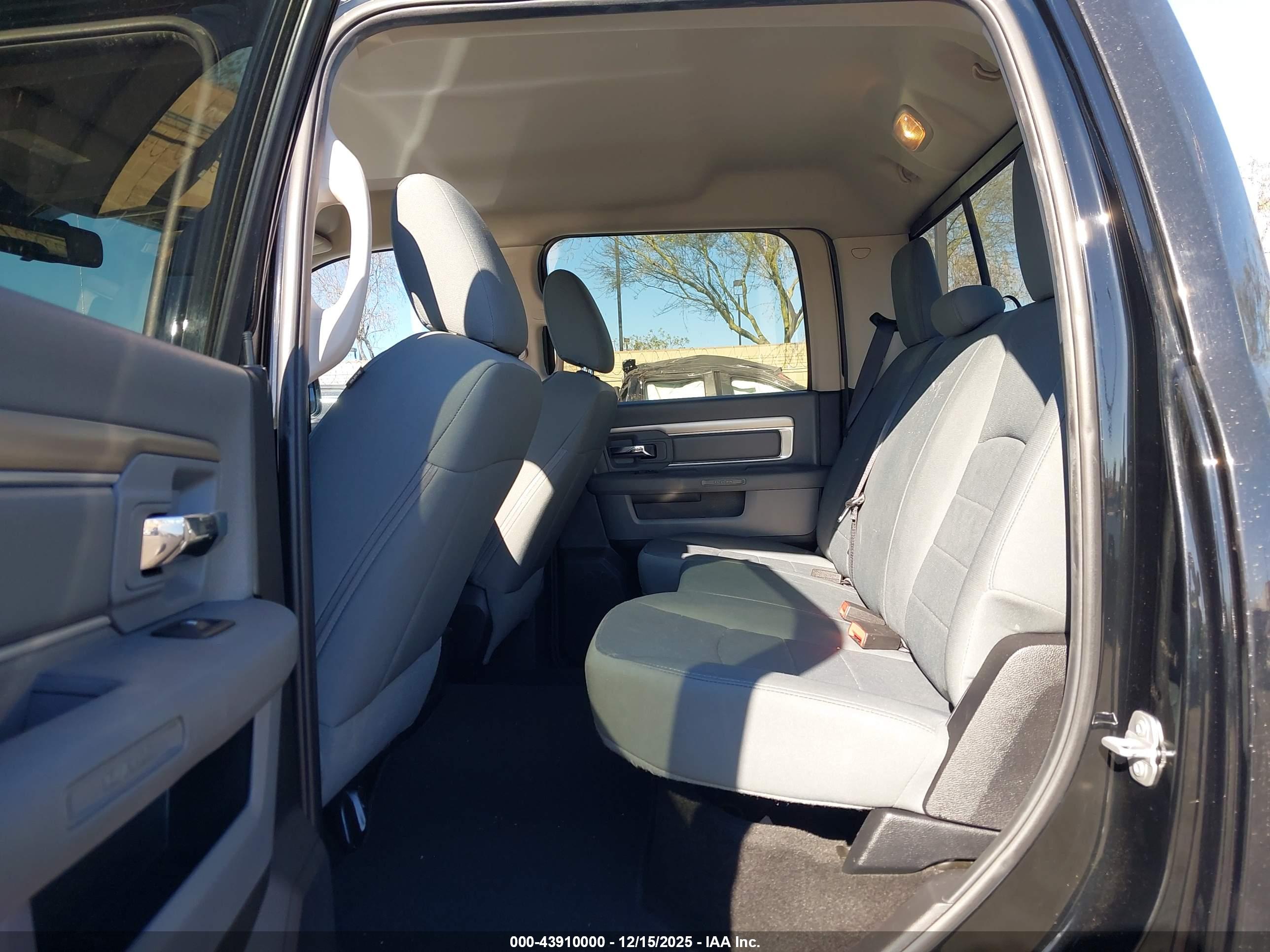 RAM 2500 image 8